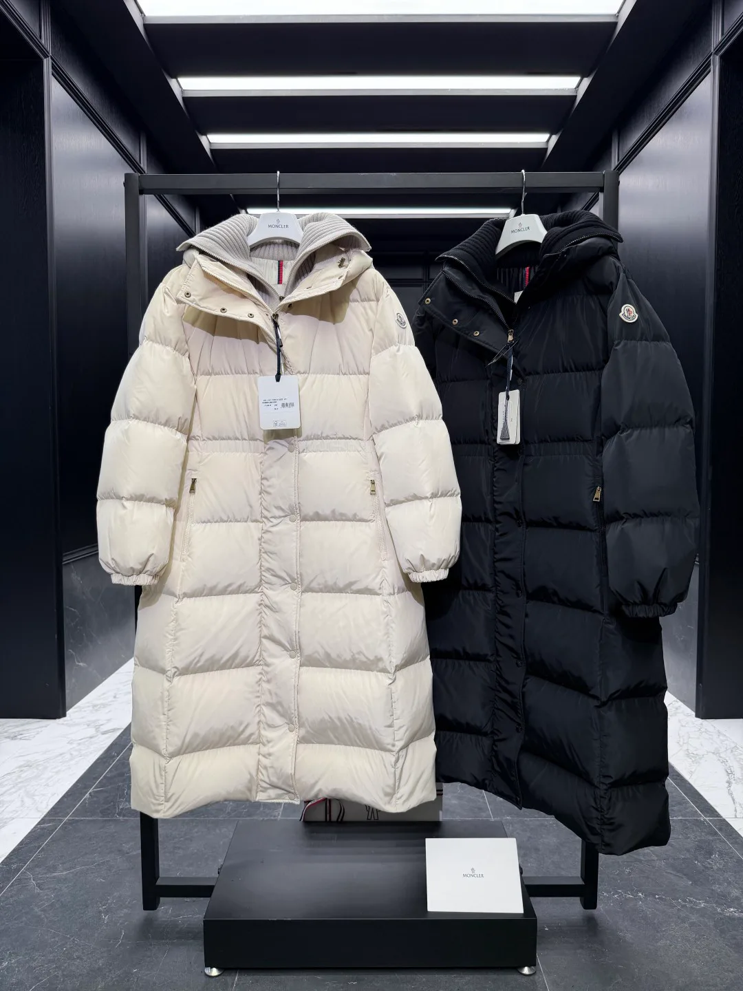 Куртки И Пуховики Женские Moncler 18430345