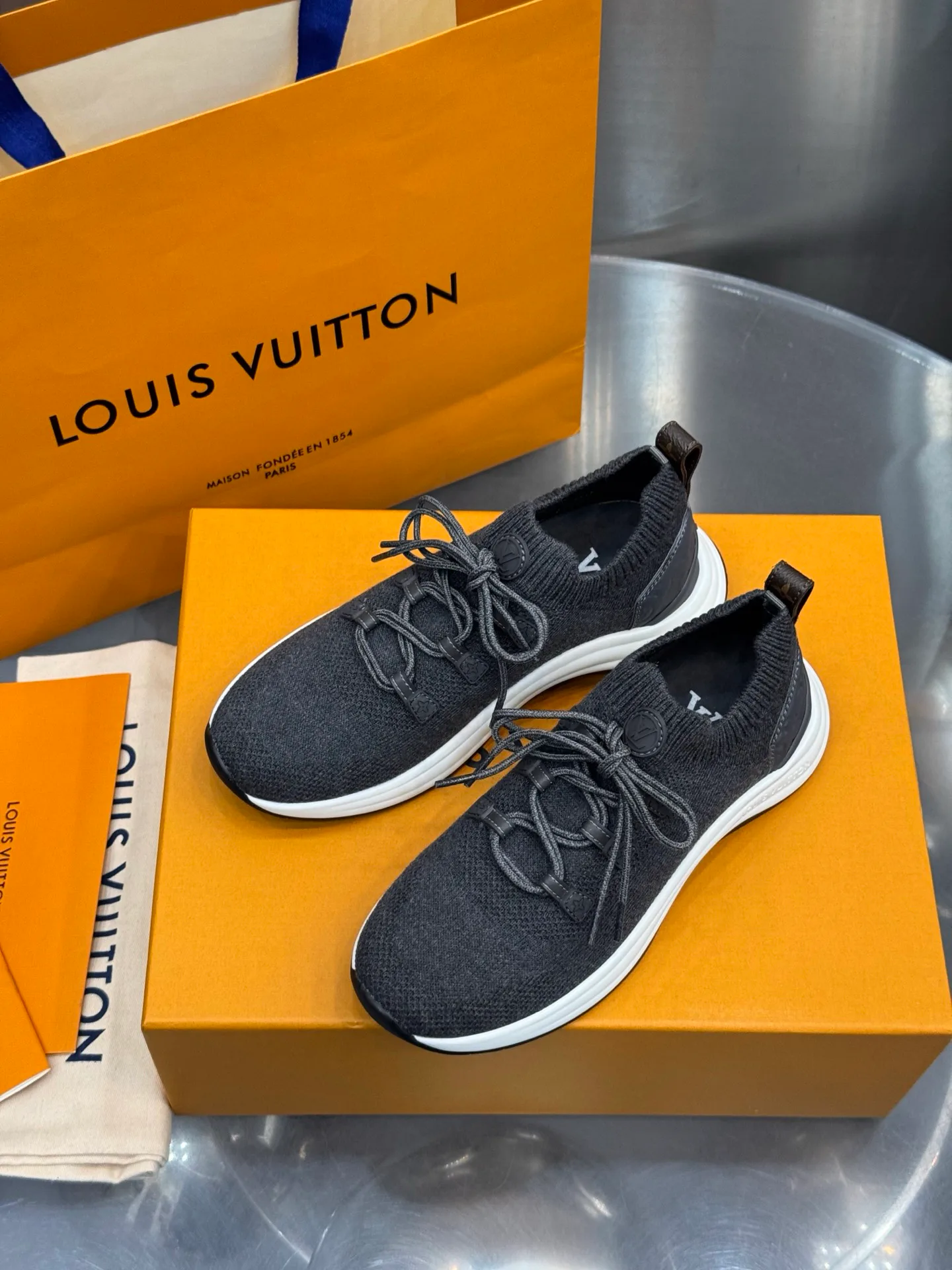 Кроссовки Женские Louis Vuitton 18202473