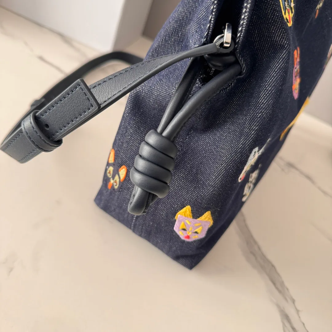 Классические Сумки Женские Loewe 6272506