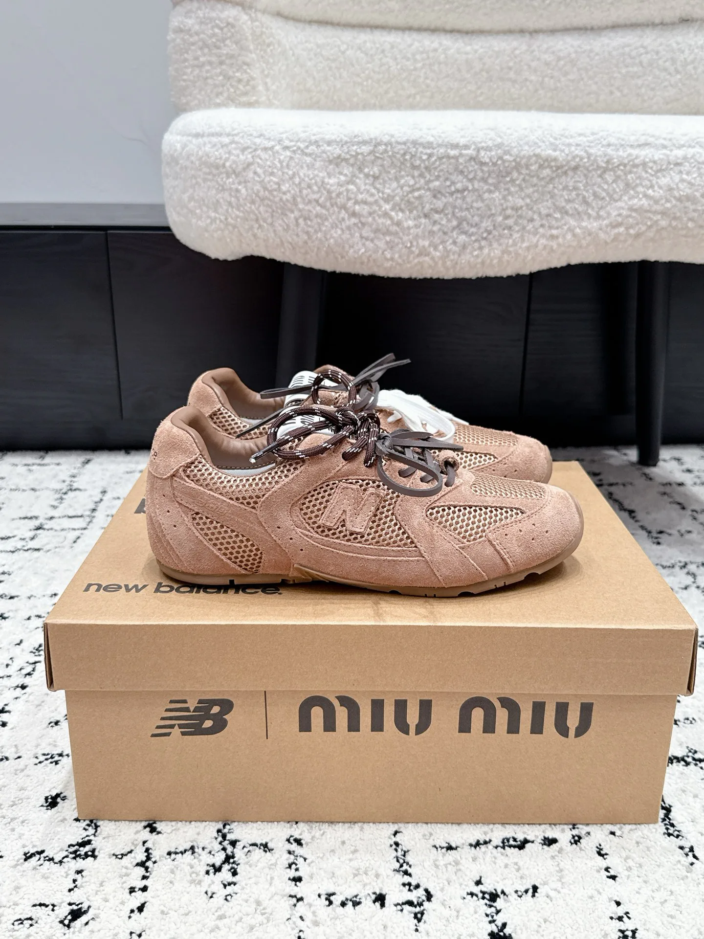 Кроссовки Женские Miu Miu 18409608