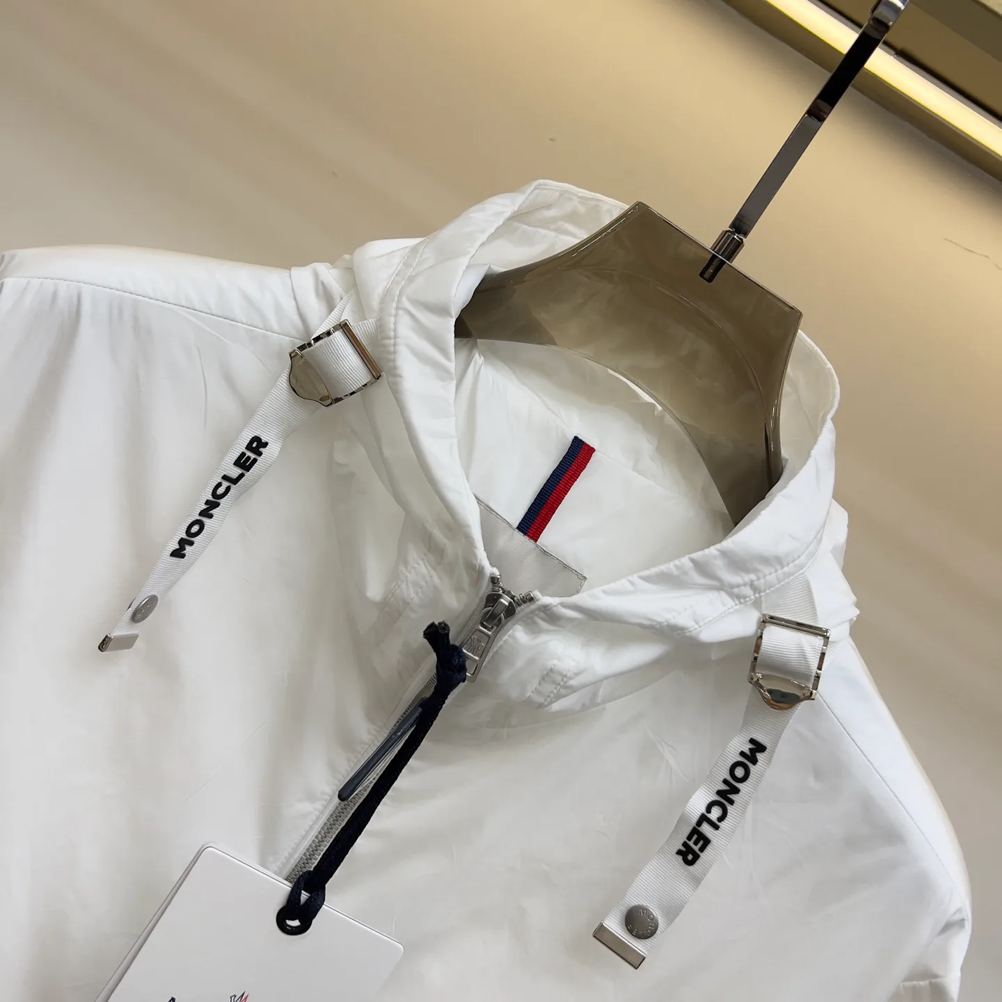 Куртки И Пуховики Женские Moncler 17340714
