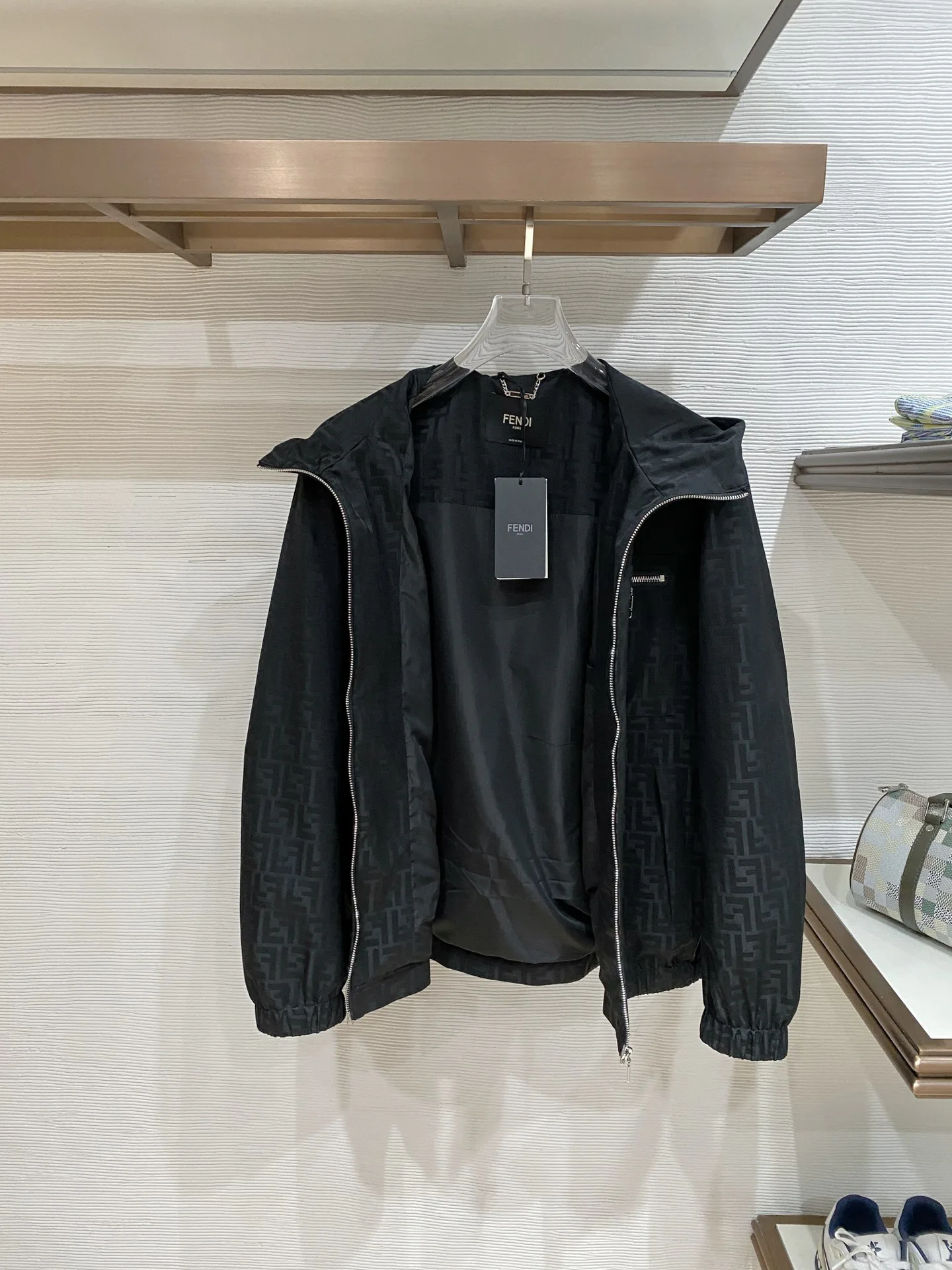 Куртки И Пуховики Мужские Fendi 10271909