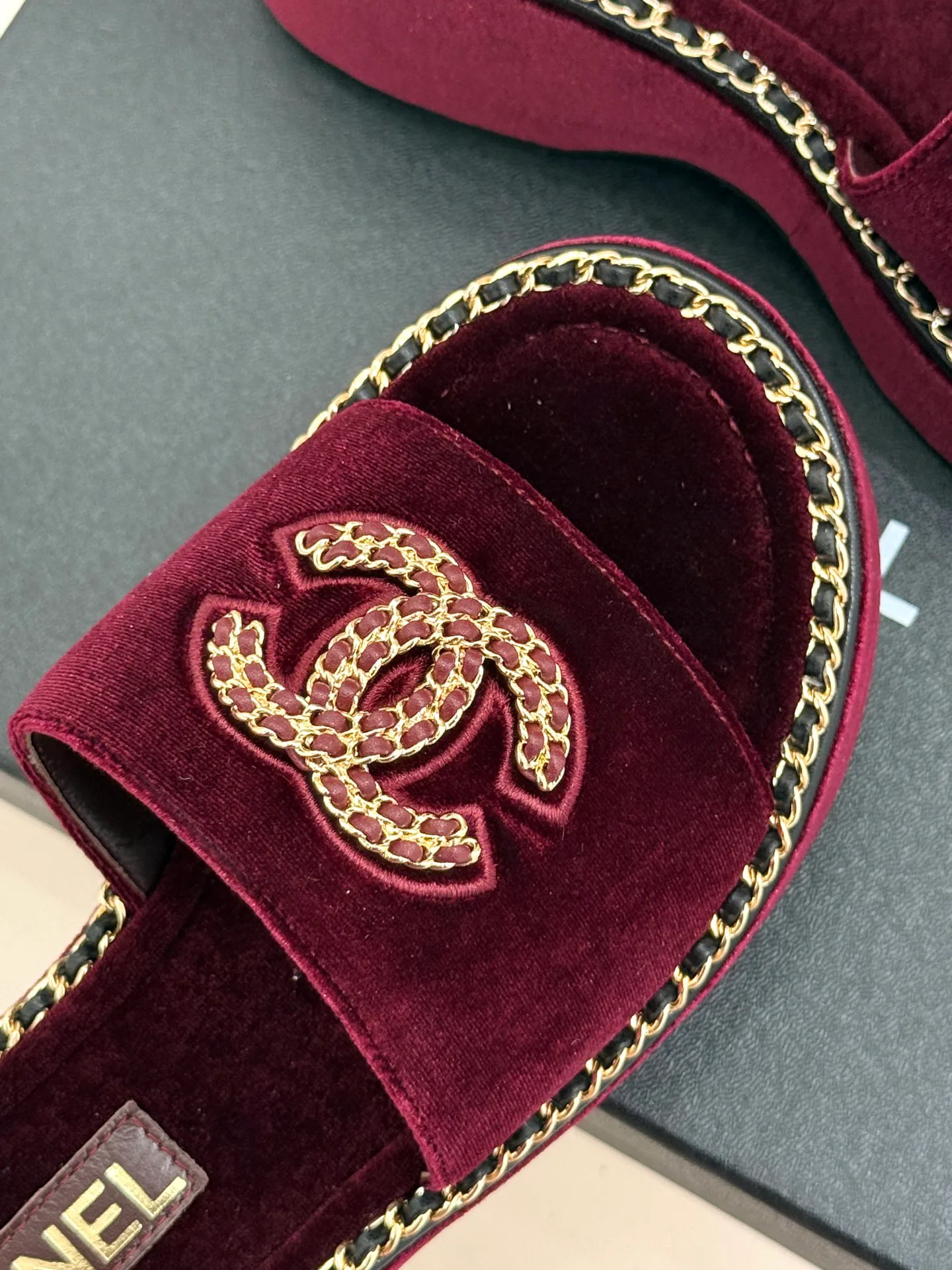 Шлепанцы Женские Chanel 3425650