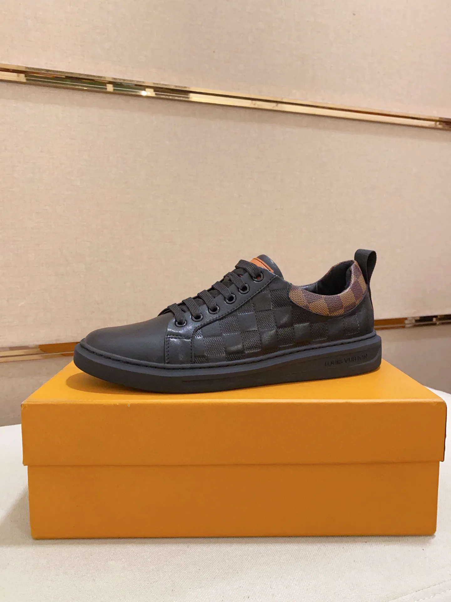 Кроссовки Мужские Louis Vuitton 19414516