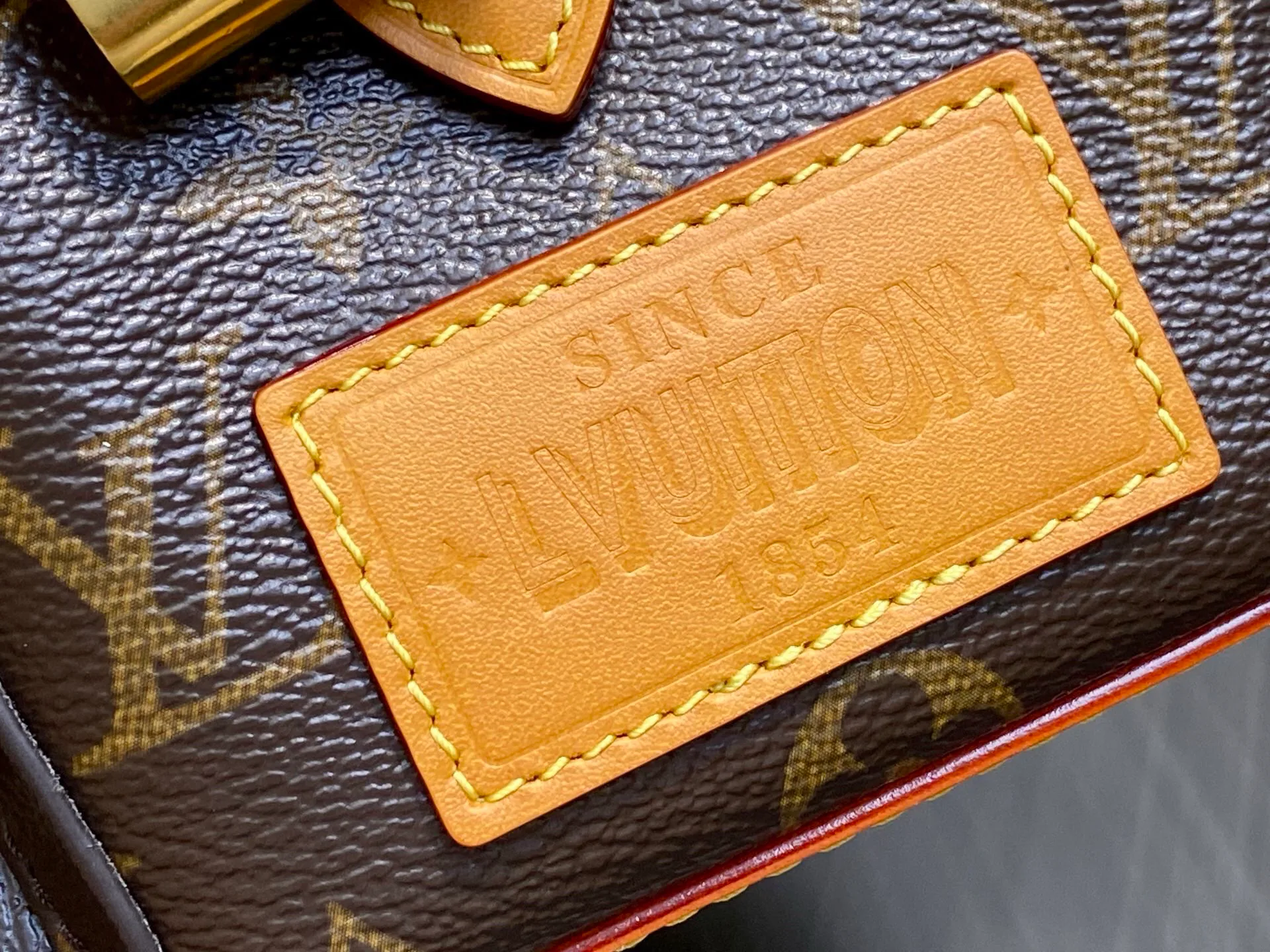 Сумки На Ремне Женские Louis Vuitton 13209855