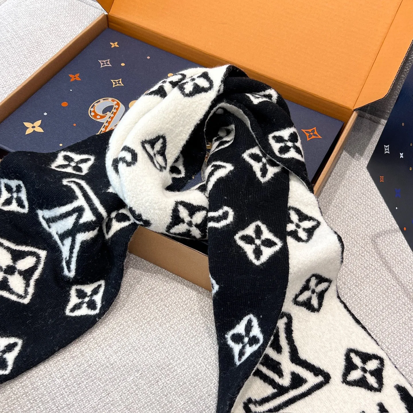 Шарфы Louis Vuitton 5049636