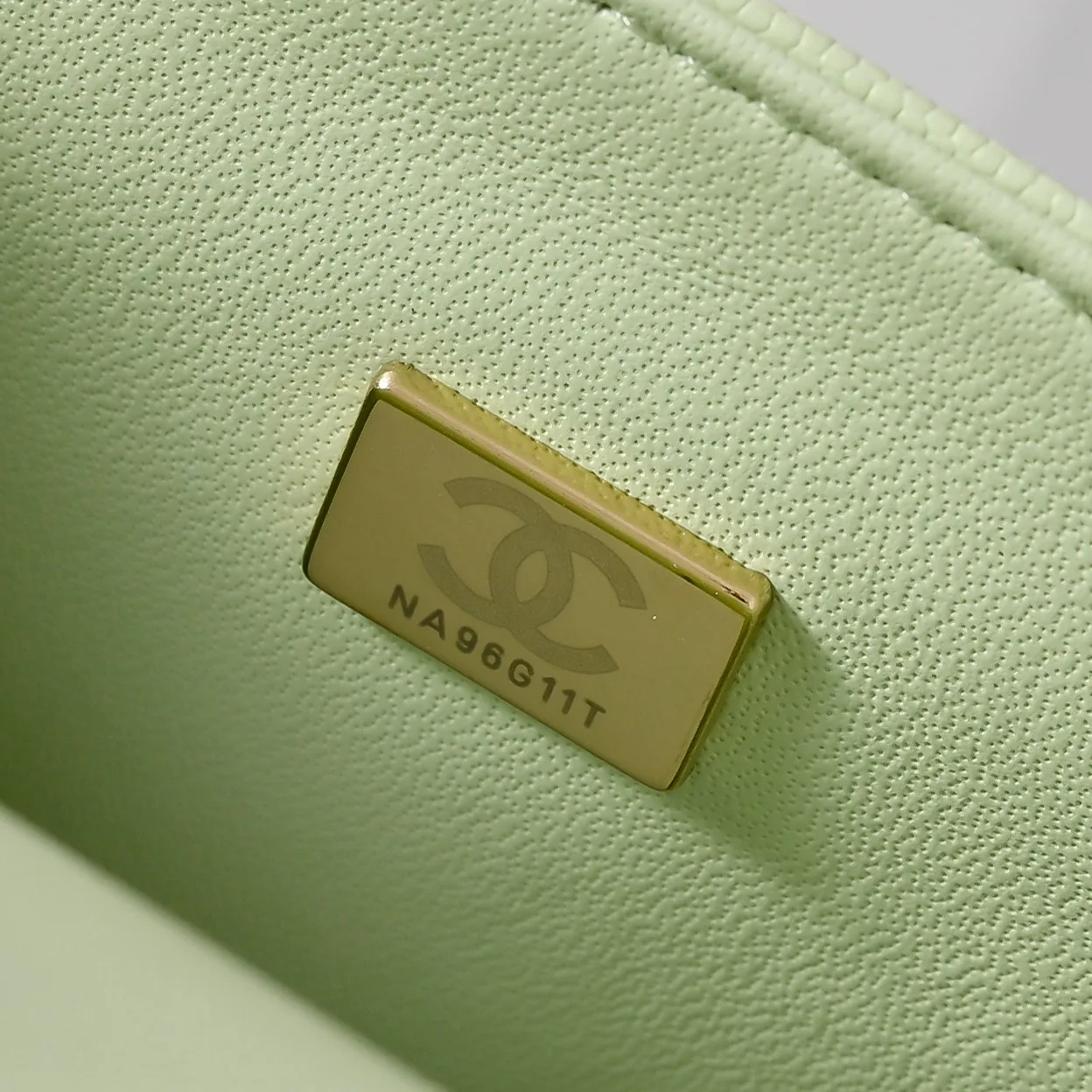 Классические Сумки Женские Chanel 18147977