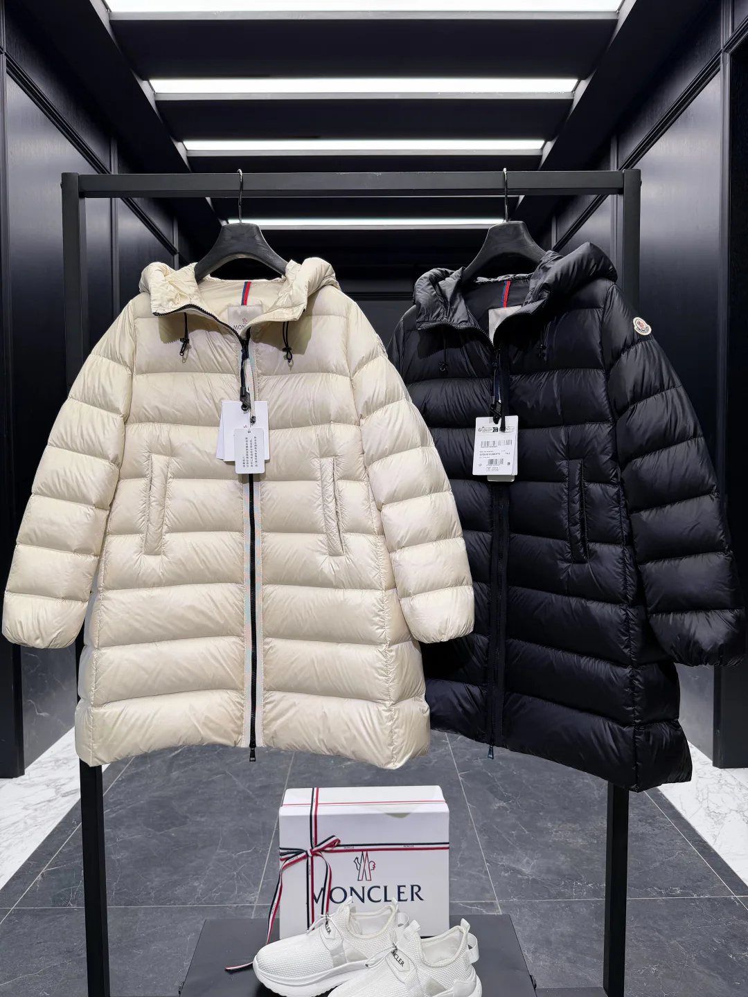 Куртки И Пуховики Женские Moncler 18725338