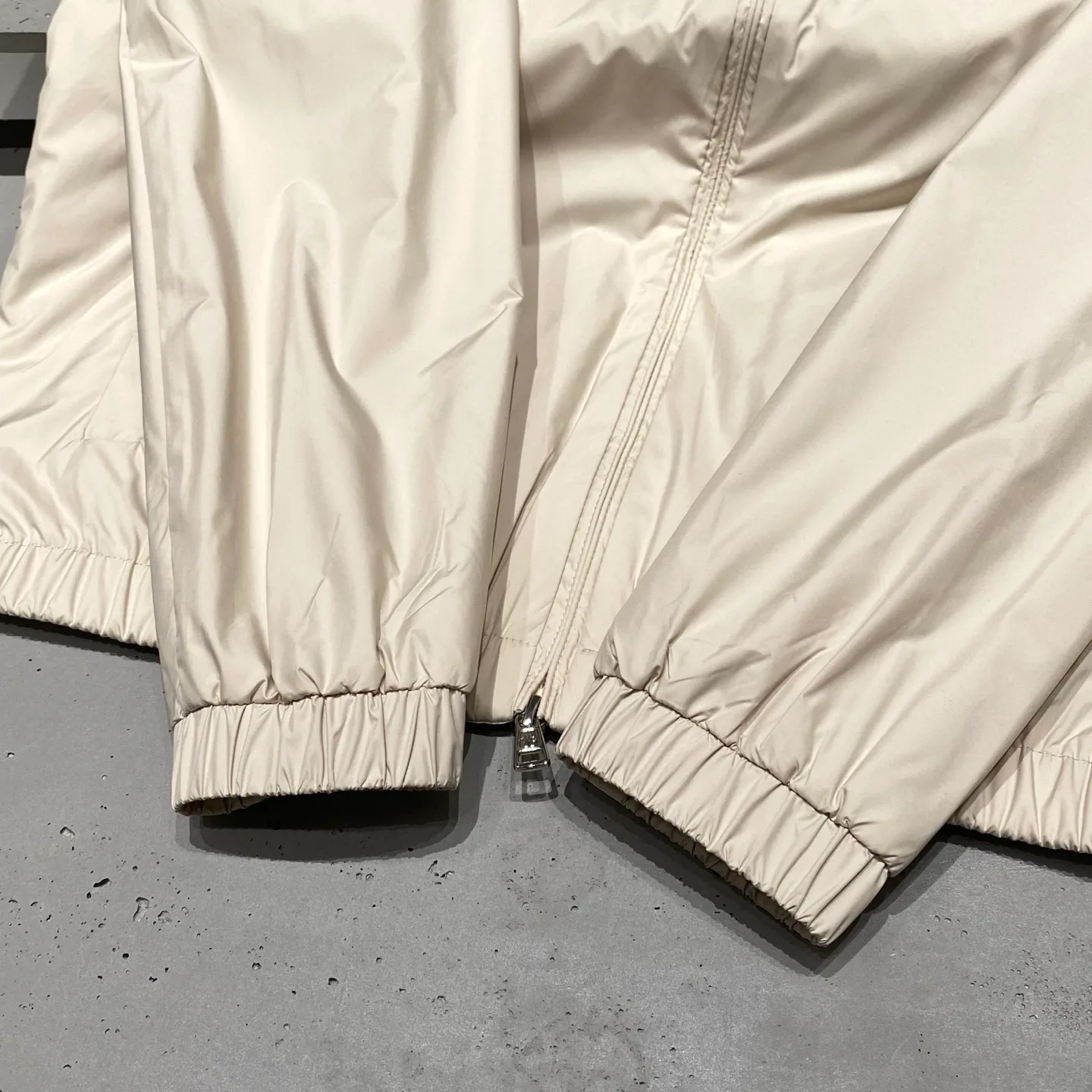 Куртки И Пуховики Мужские Moncler 18232573