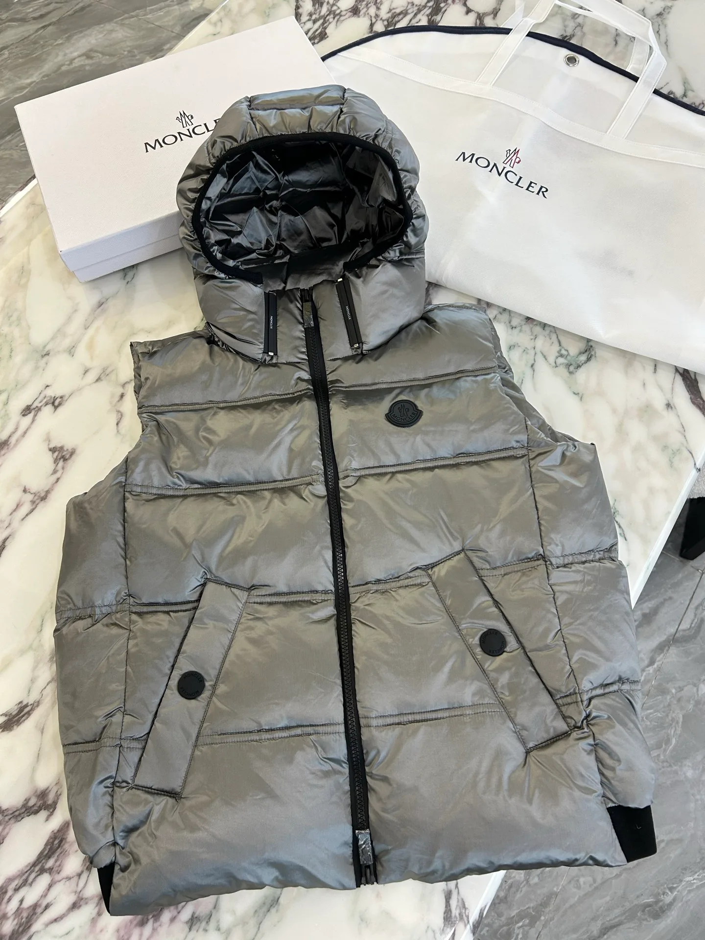 Жилеты Женские Moncler 18723329