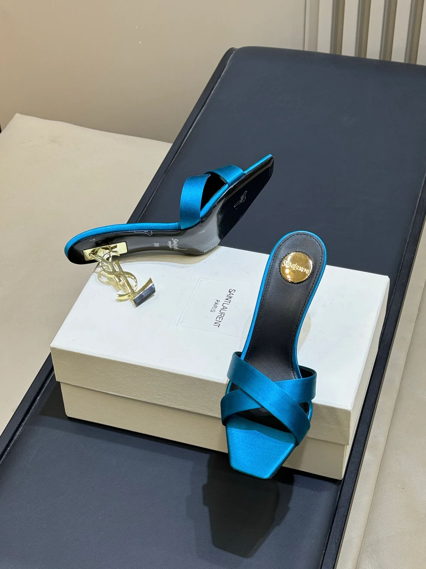 Босоножки Женские Saint Laurent 3891381