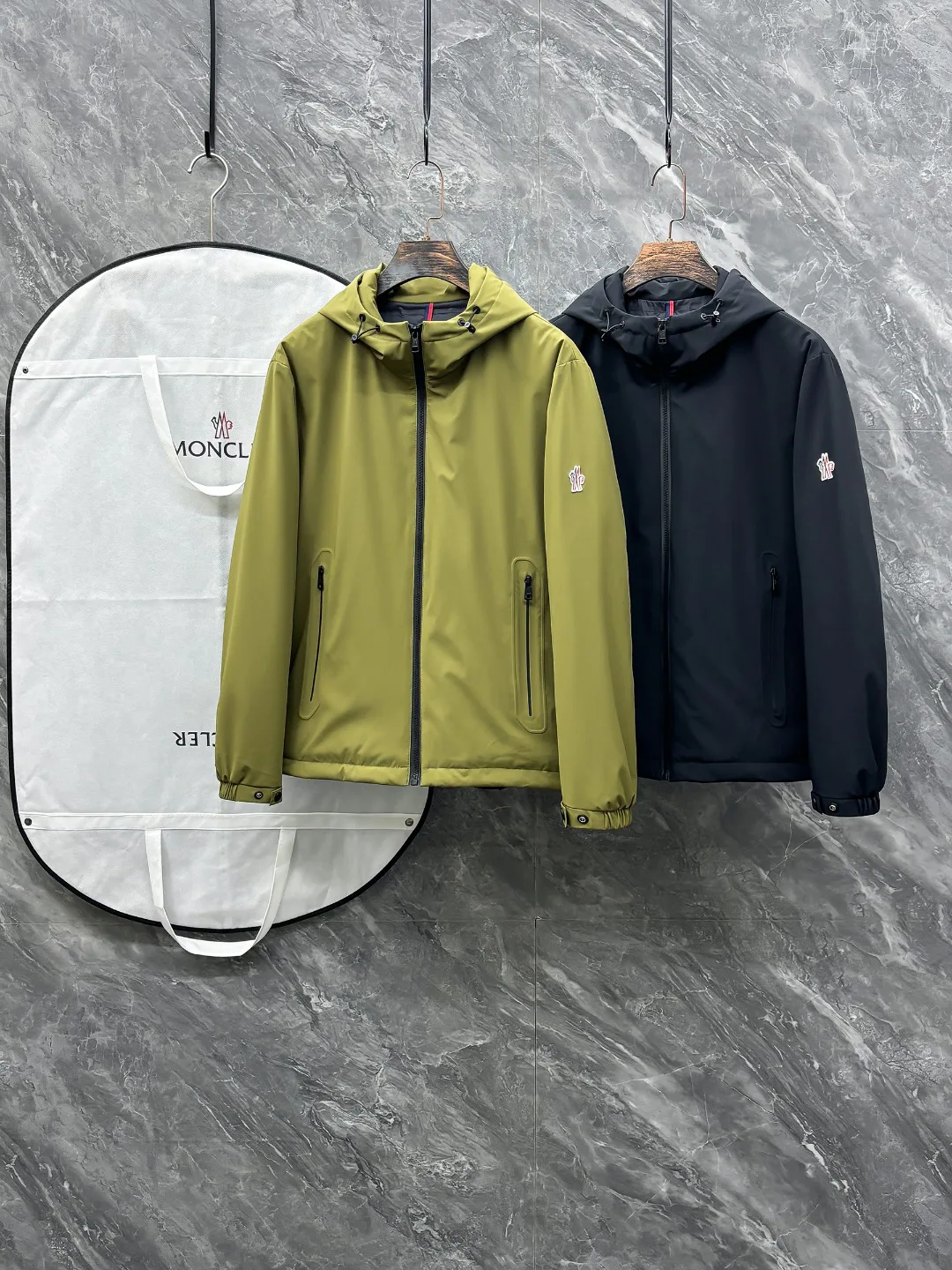 Куртки И Пуховики Мужские Moncler 16994604