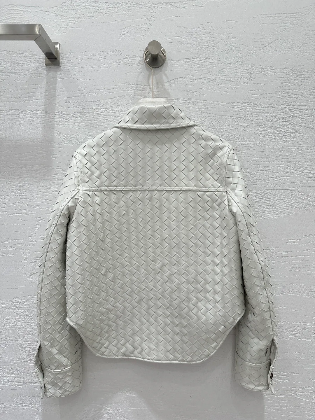 Кожаные Куртки И Дублёнки Женские Bottega Veneta 11232087
