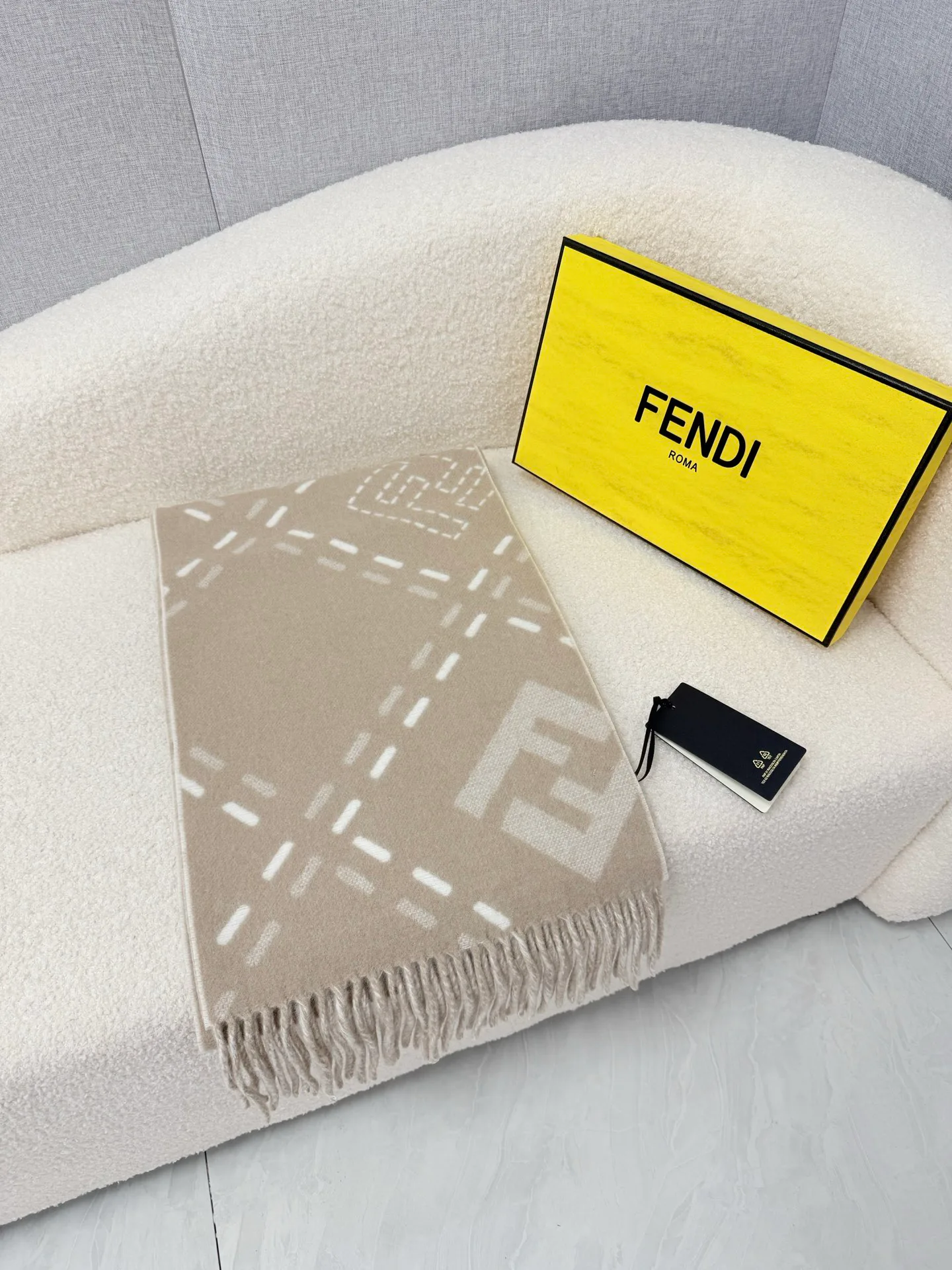 Шарфы Fendi 18003368