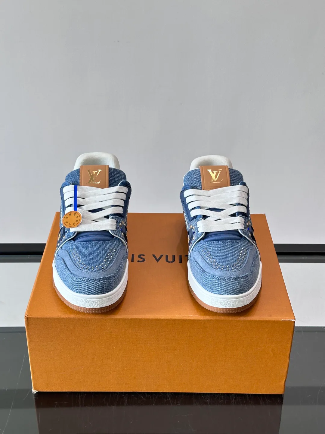 Кроссовки Женские Louis Vuitton 17638790