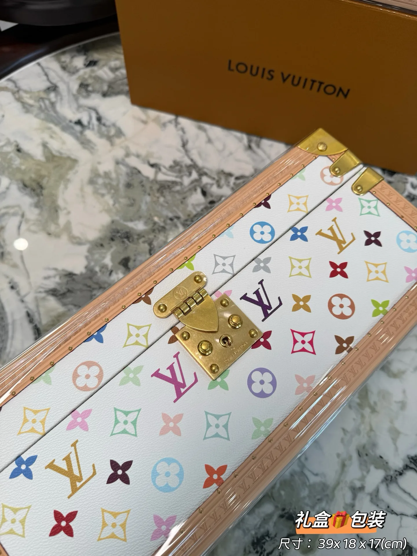 Текстиль Louis Vuitton 1618310