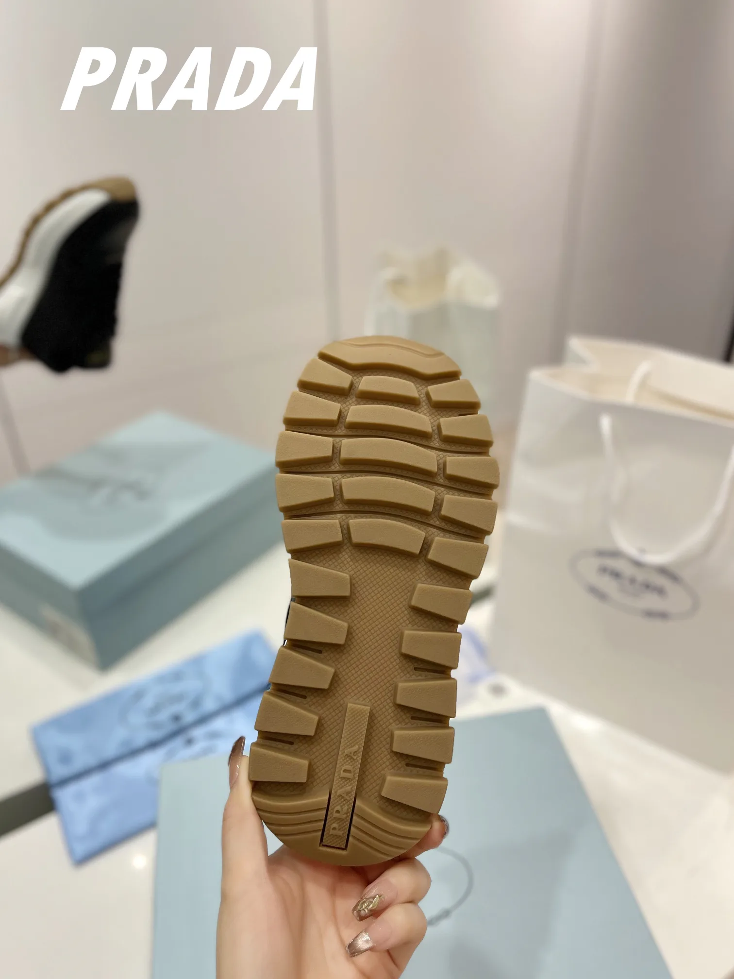 Кроссовки Женские Prada 9593871