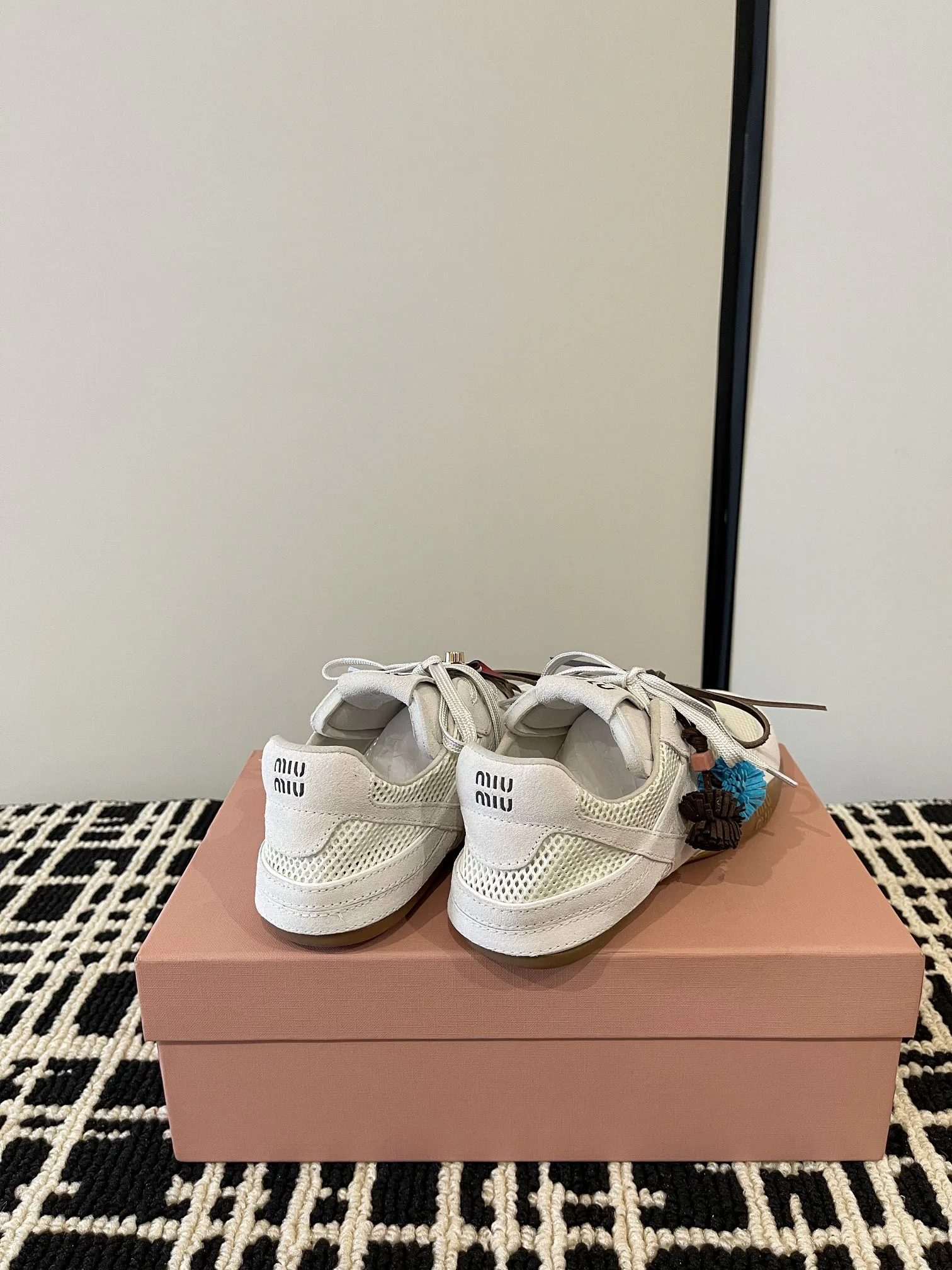 Кроссовки Женские Miu Miu 10991296