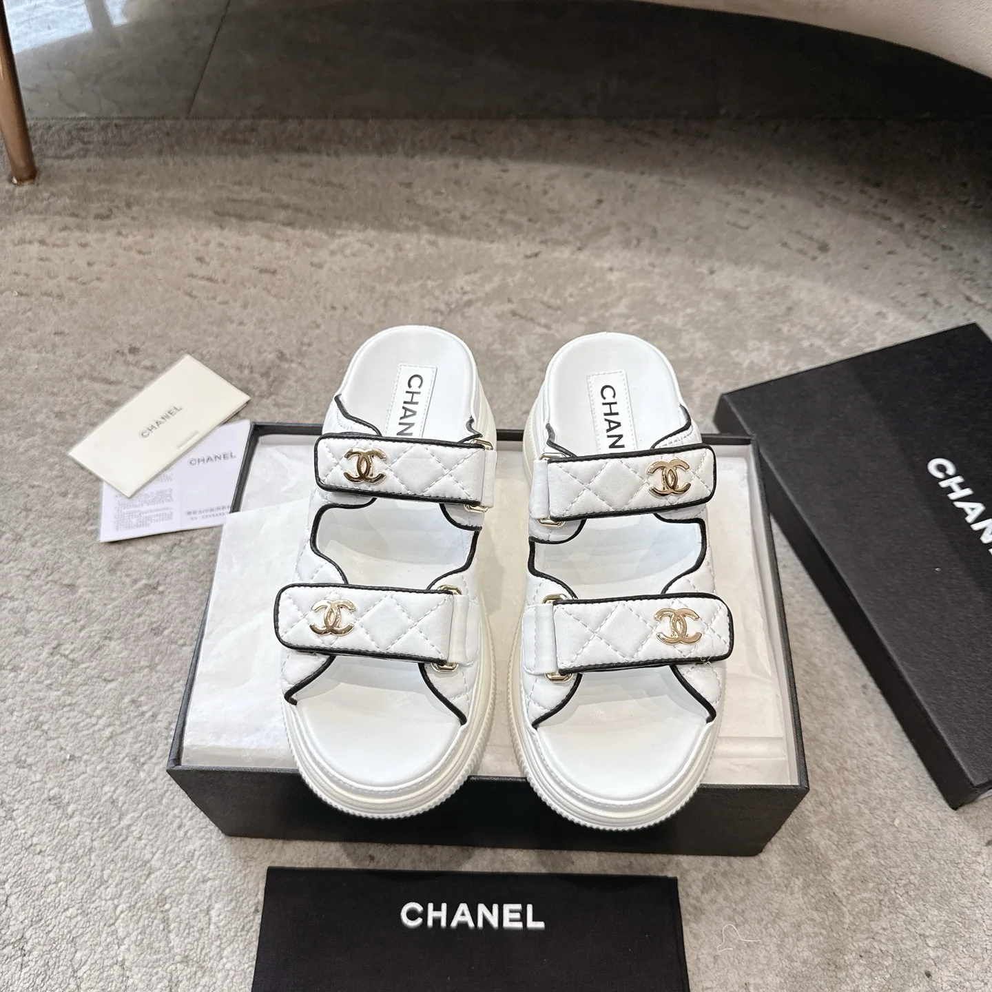 Босоножки Женские Chanel 17572314