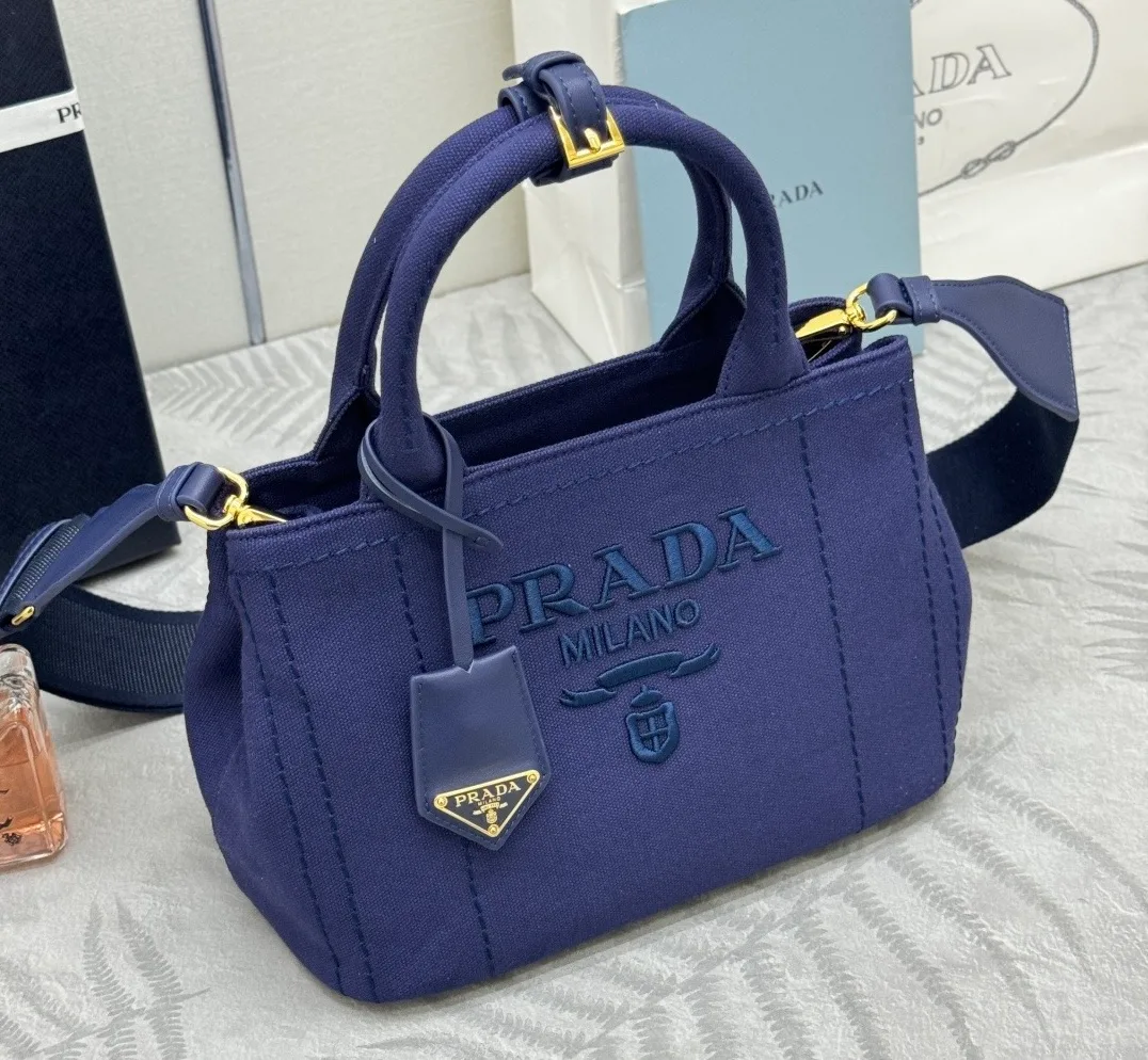 Классические Сумки Женские Prada 11164980