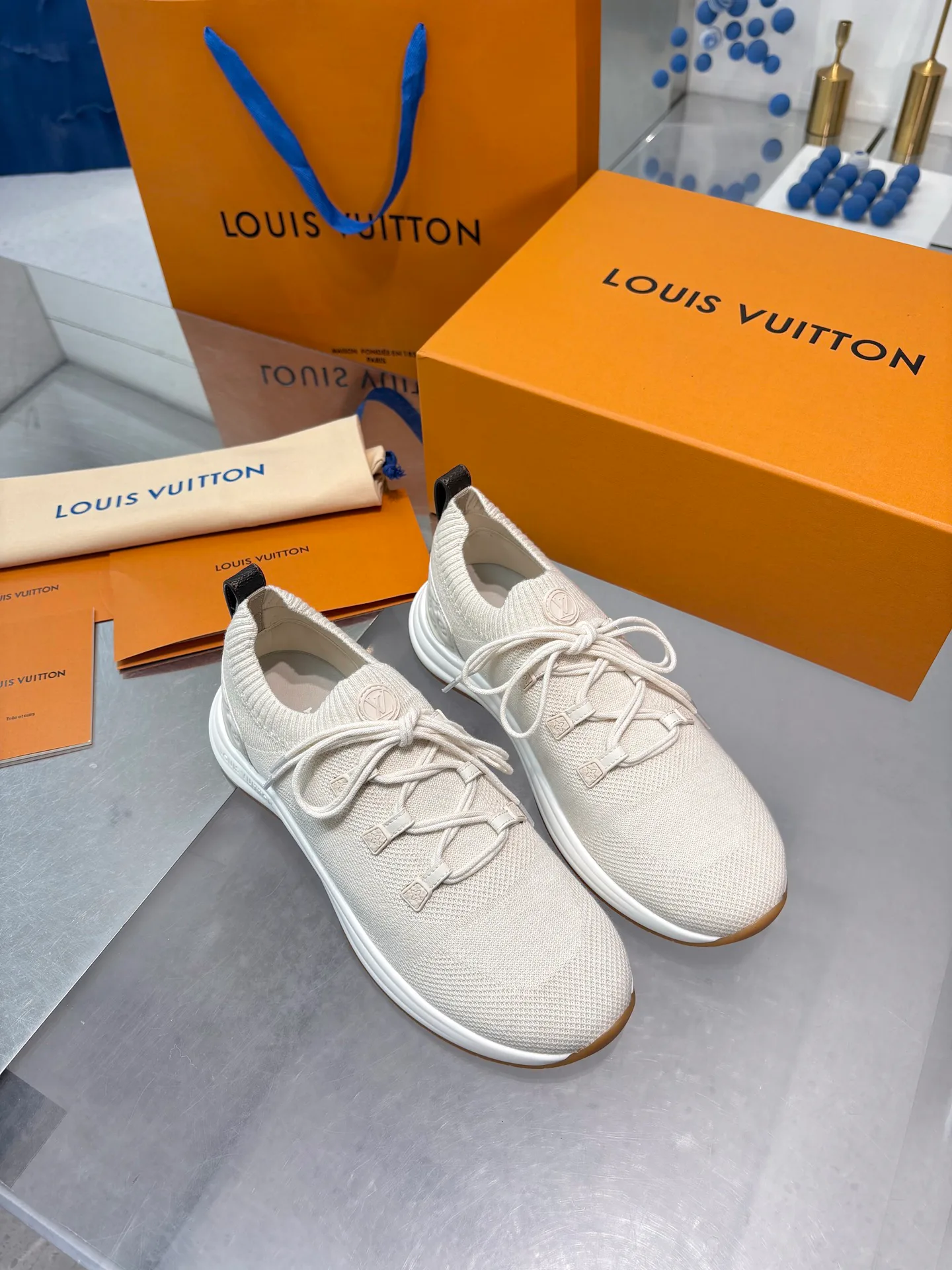 Кроссовки Женские Louis Vuitton 18055132
