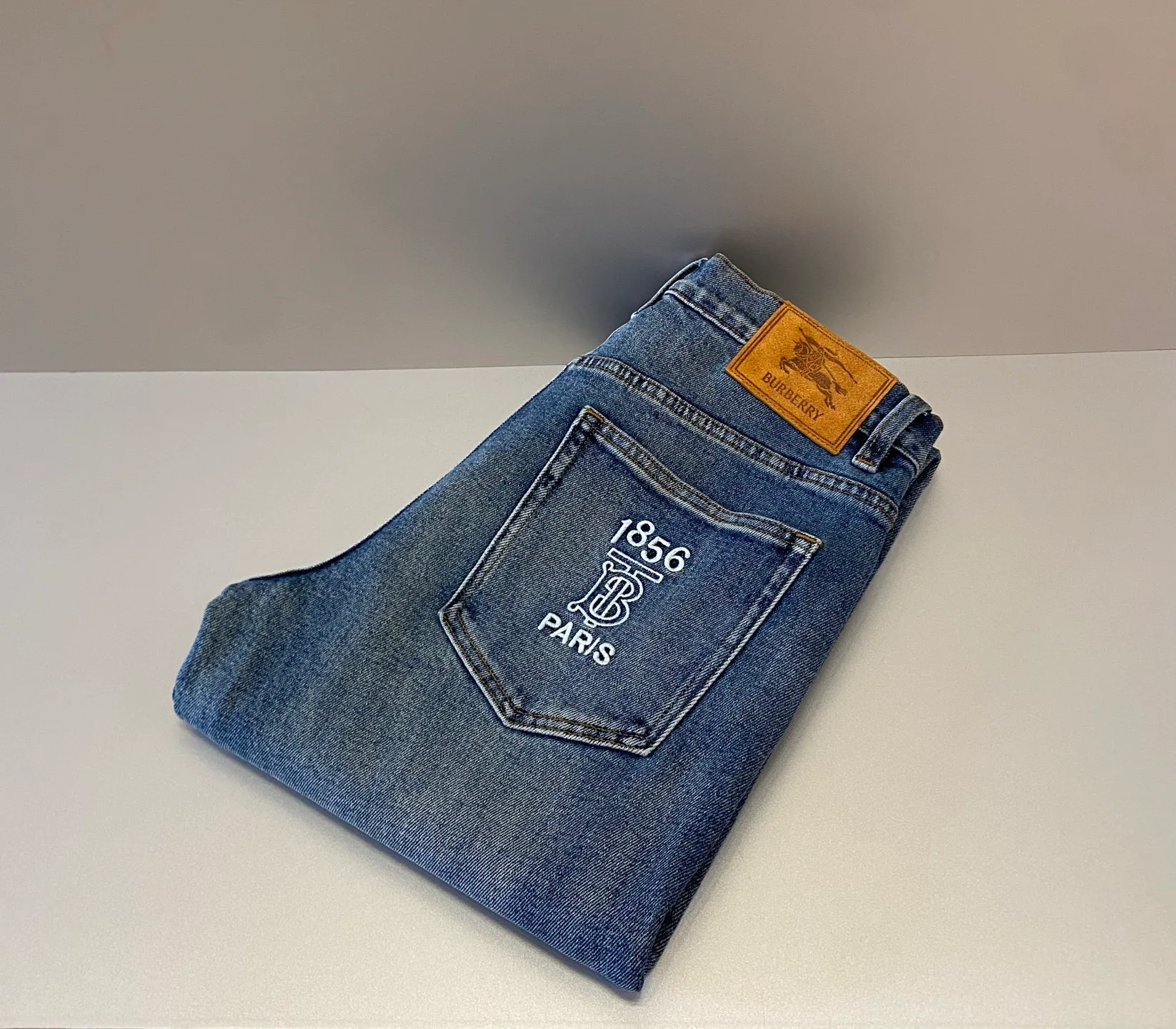 Джинсы Мужские Burberry 14565666