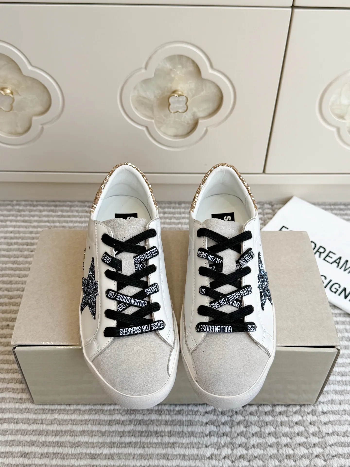 Кроссовки Женские Golden Goose 18737588