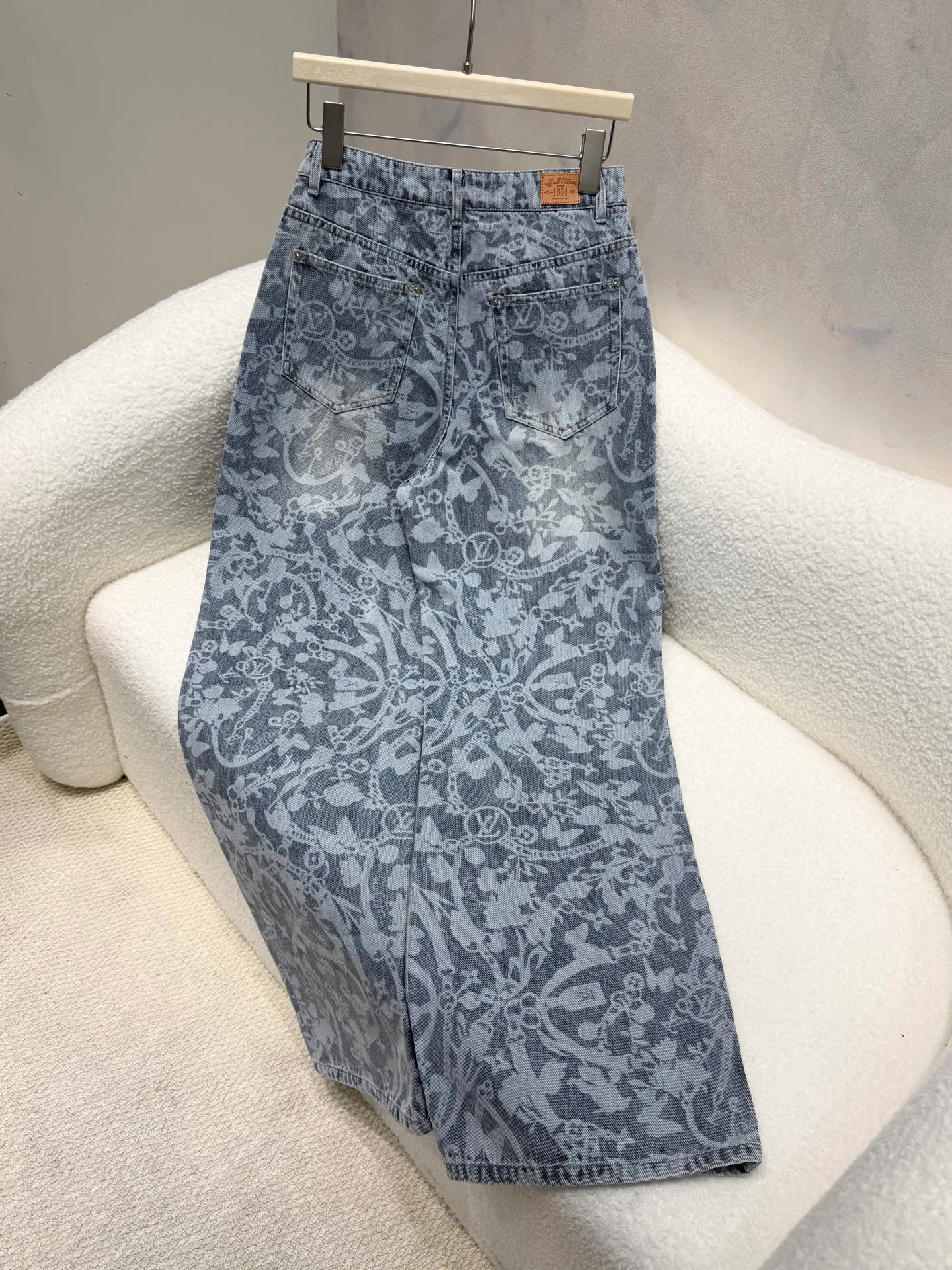 Джинсы Женские Louis Vuitton 11907357