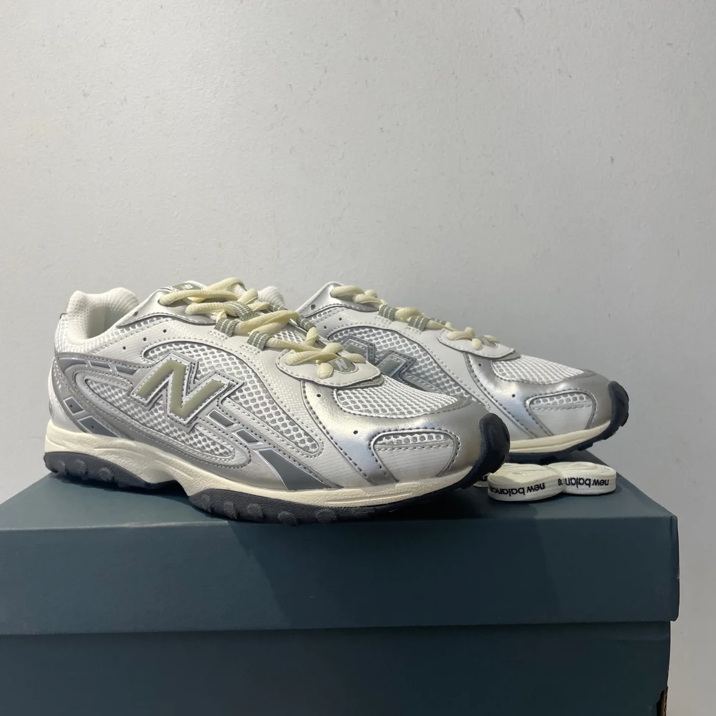 Кроссовки Женские New Balance 435698