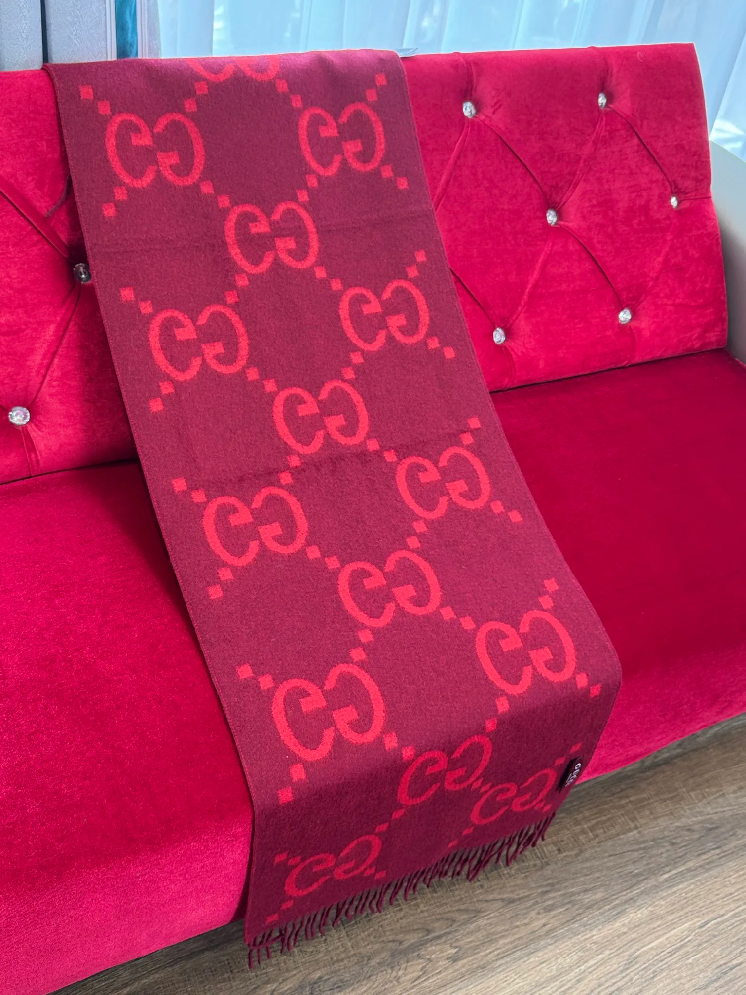 Шарфы Gucci 17935950