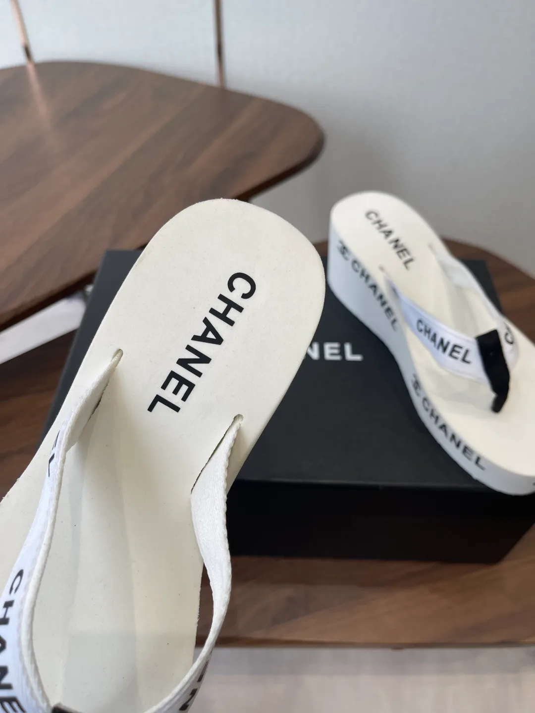 Шлепанцы Женские Chanel 11350616