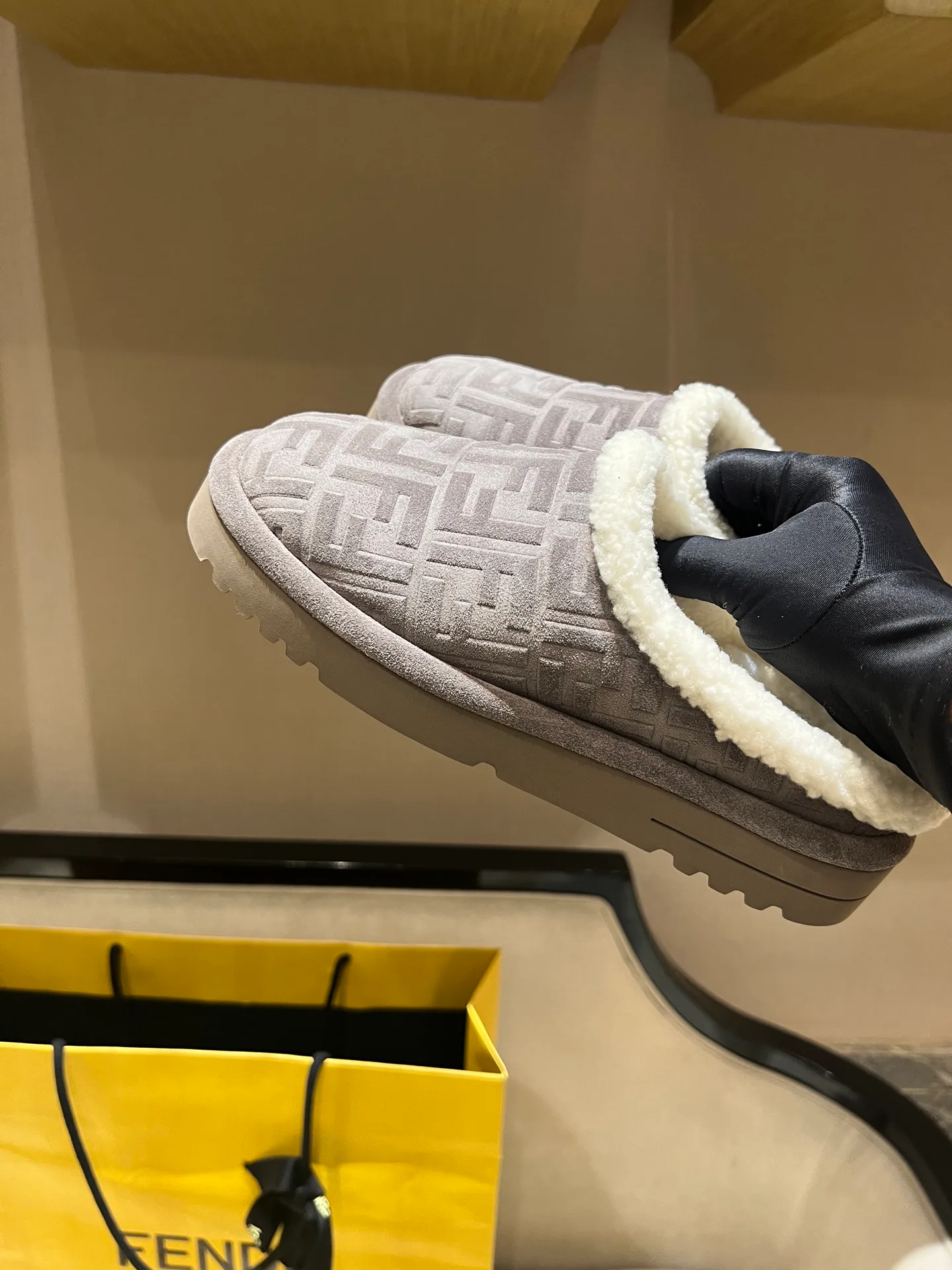 Тапочки Женские Fendi 3281846