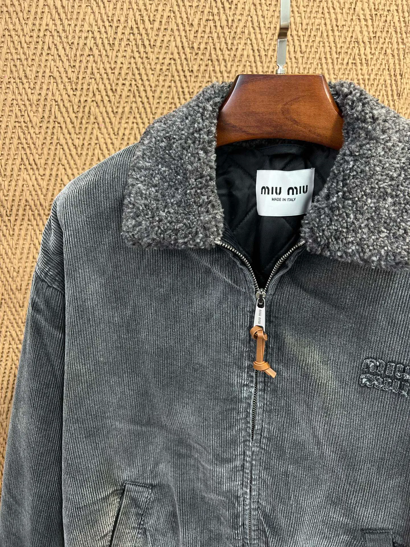 Куртки И Пуховики Женские Miu Miu 18324206