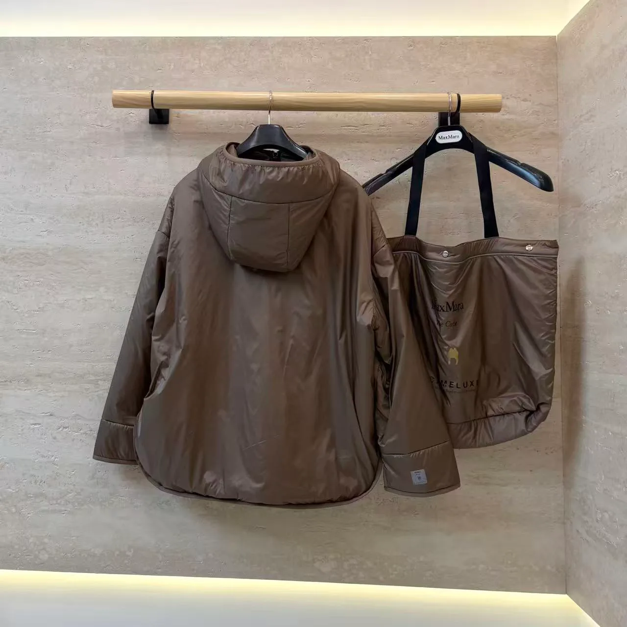 Куртки И Пуховики Женские Max Mara 18978327
