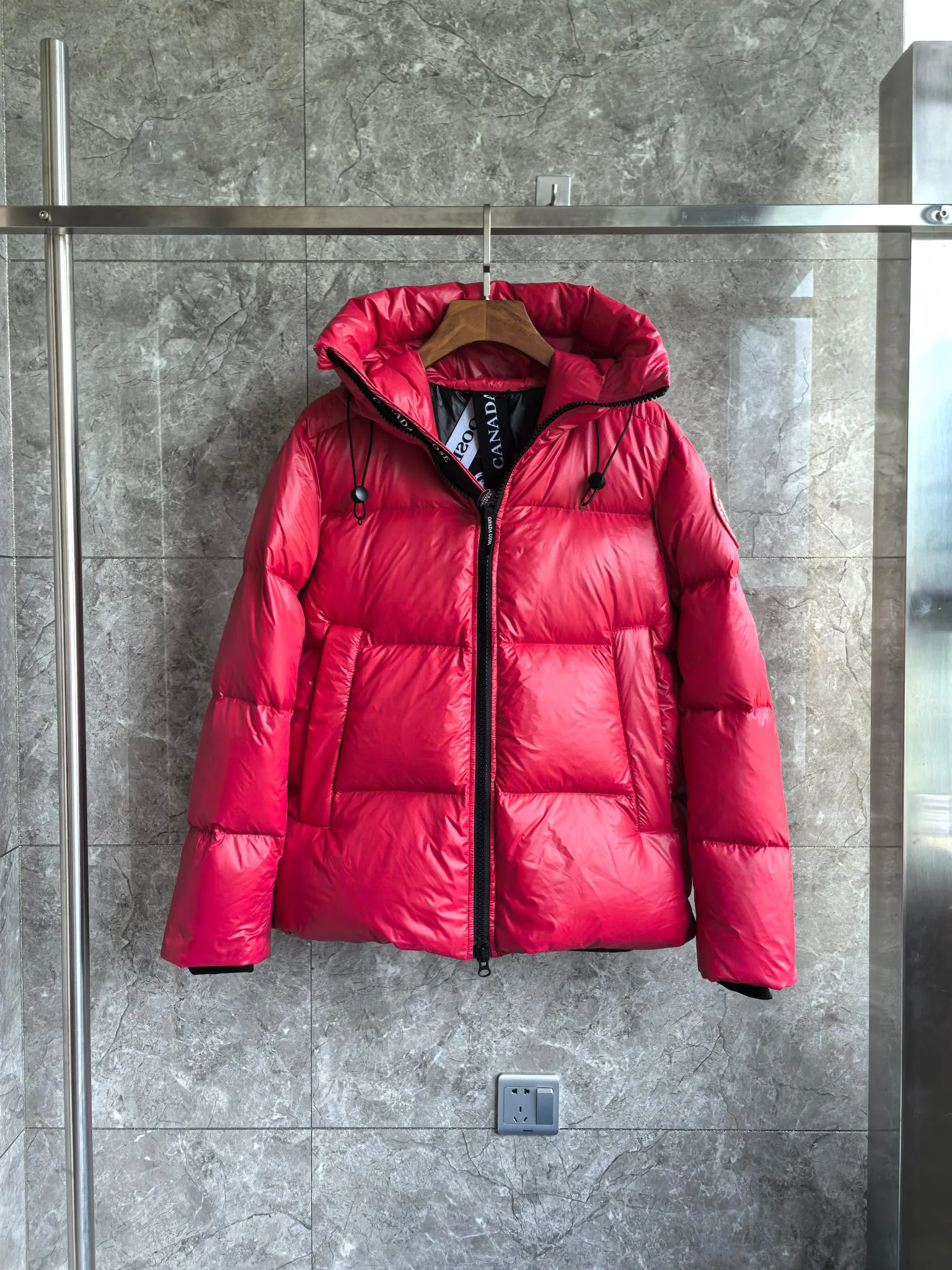 Куртки И Пуховики Женские Canada Goose 18927765