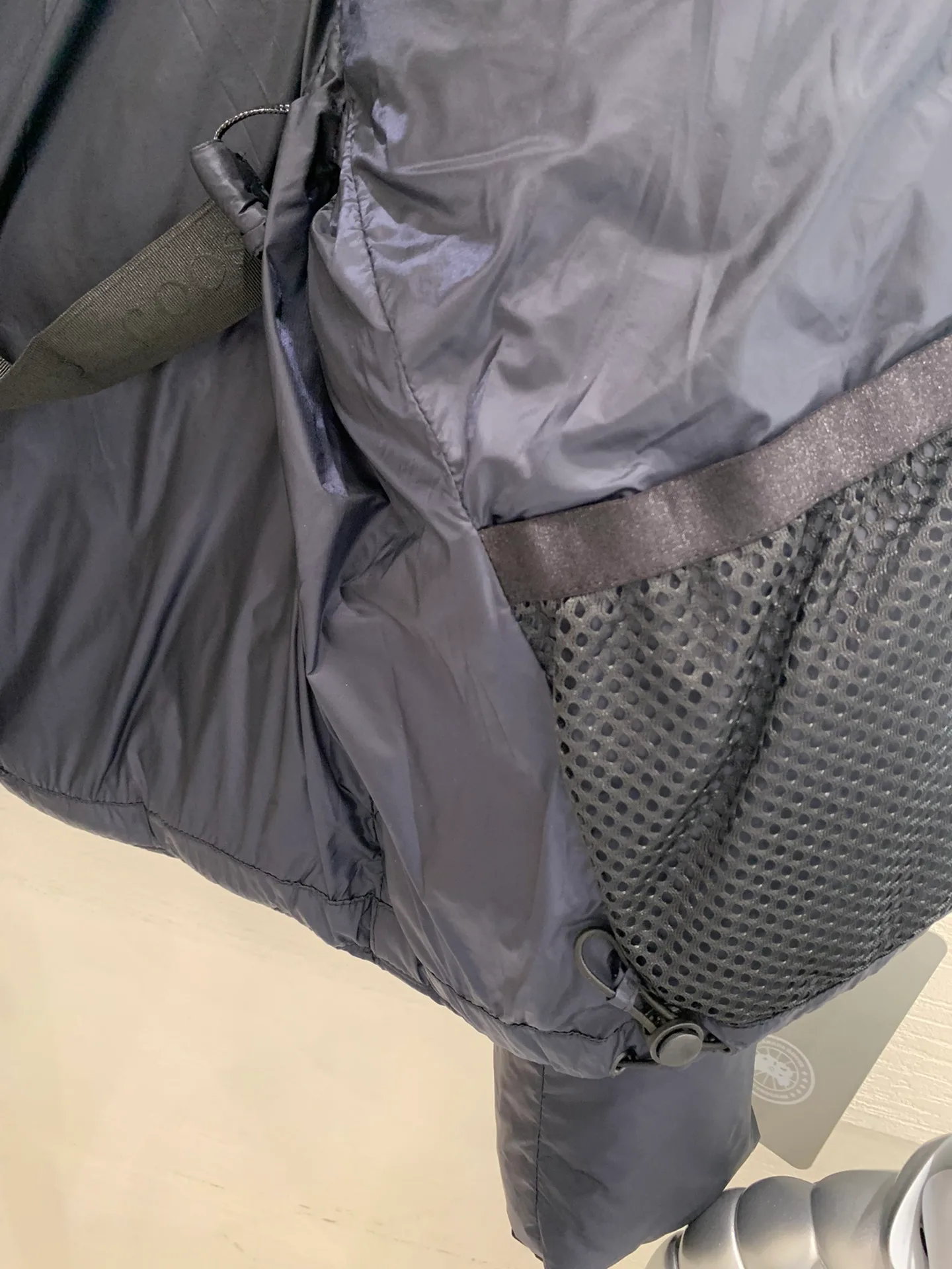 Куртки И Пуховики Женские Canada Goose 6151