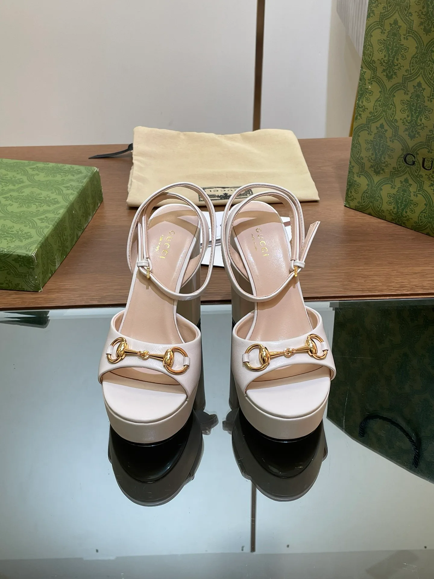 Босоножки Женские Gucci 11616314