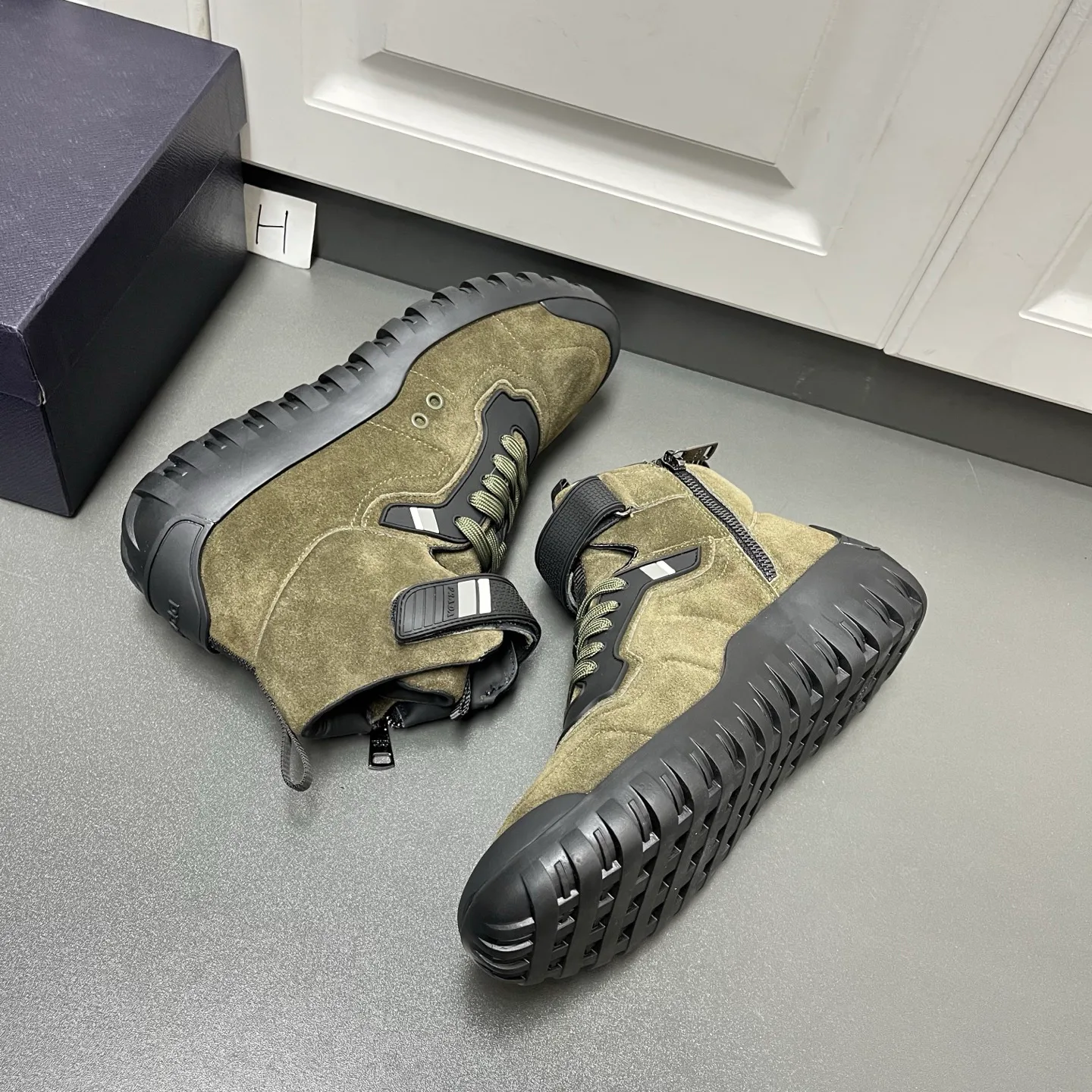 Кроссовки Мужские Prada 1140881