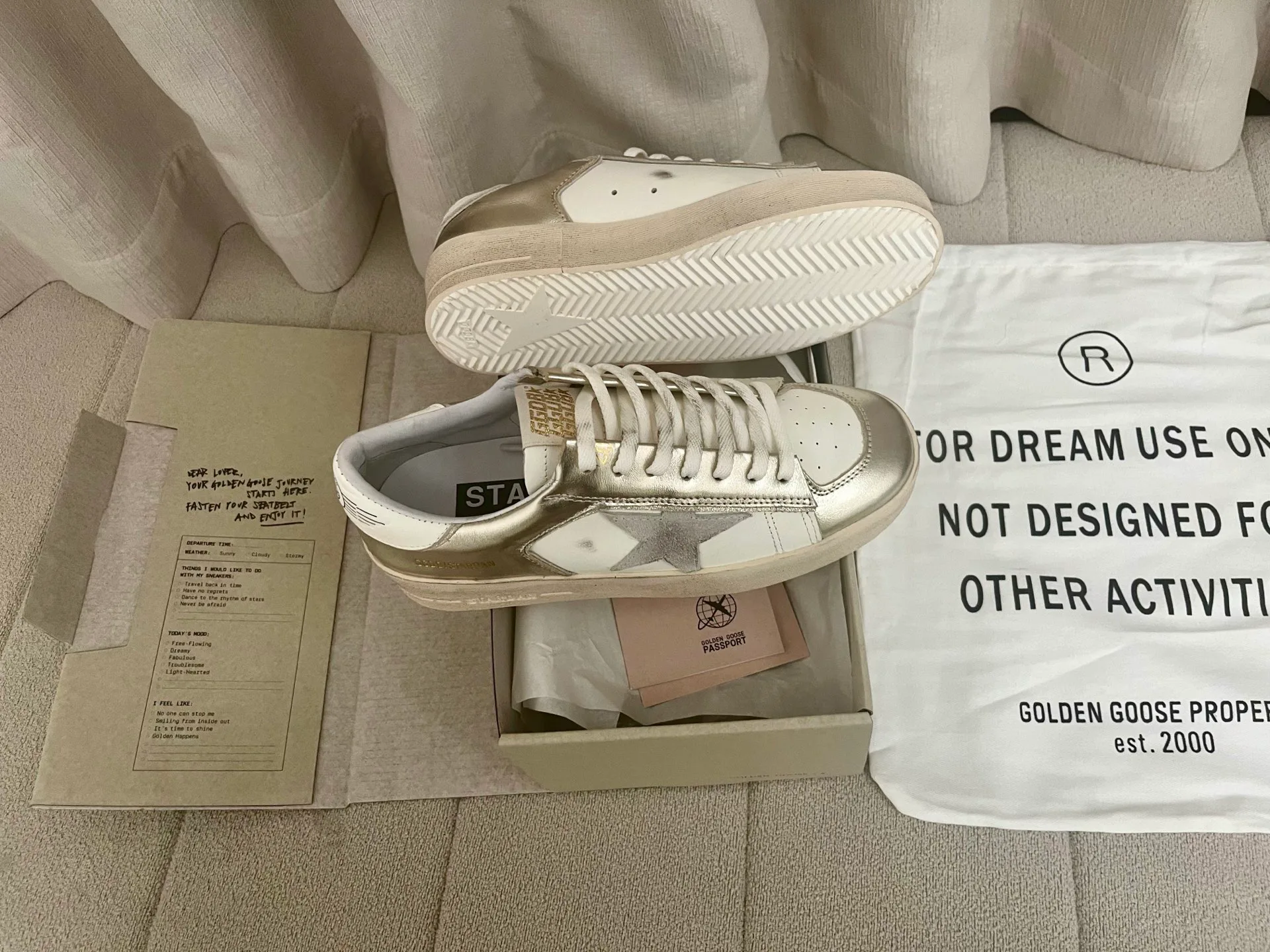 Кроссовки Женские Golden Goose 16941986