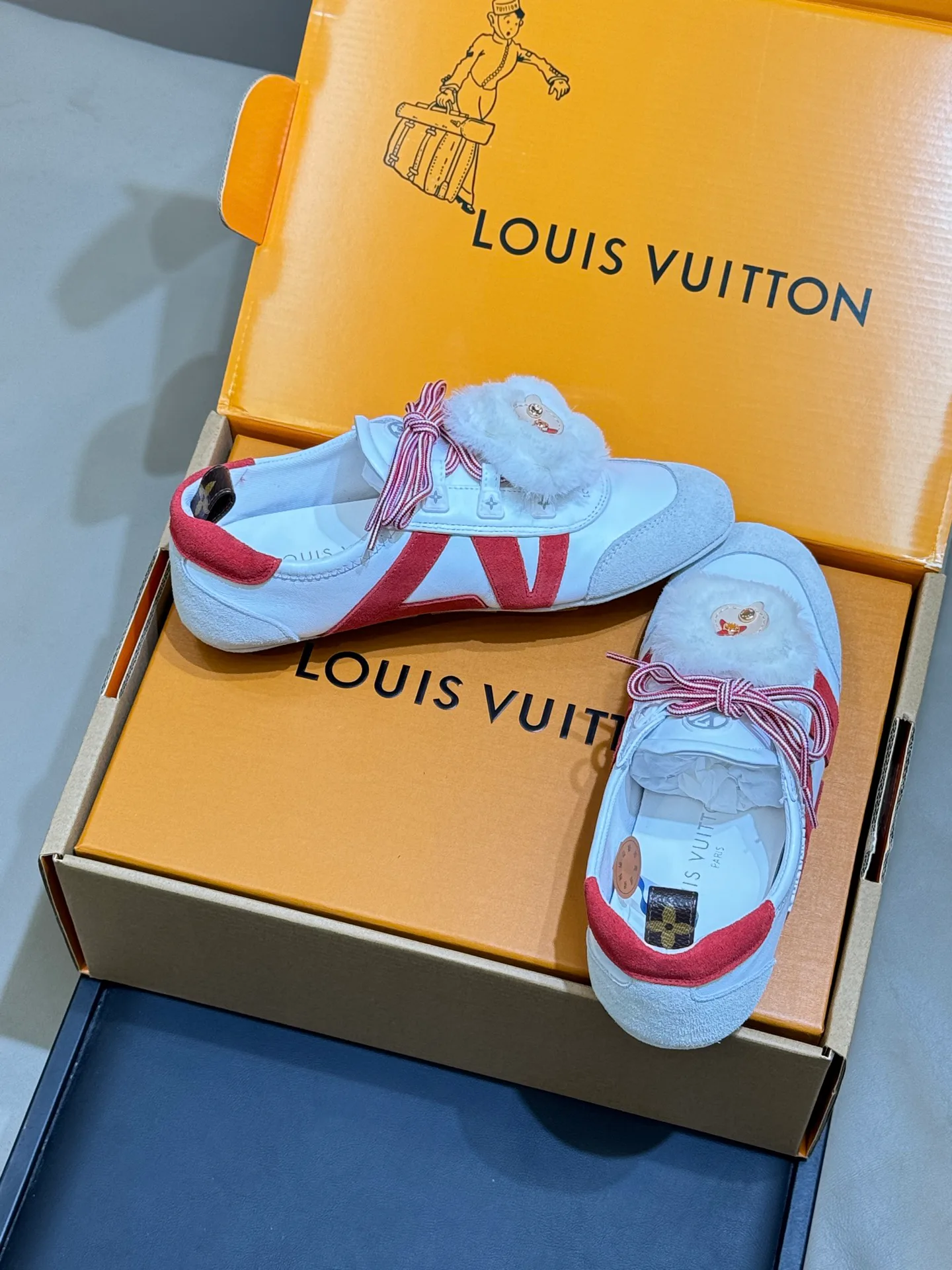 Кроссовки Женские Louis Vuitton 2768329