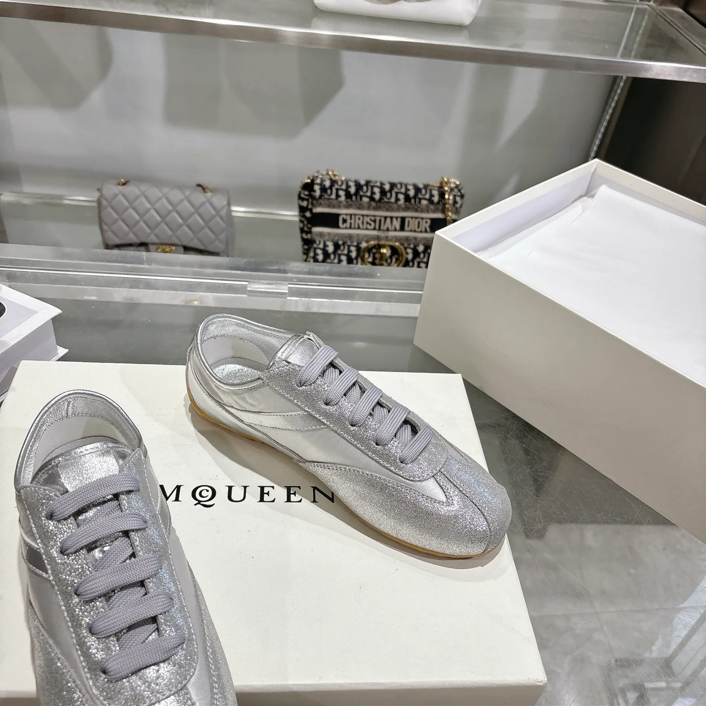 Кроссовки Женские Alexander Mcqueen 11633214