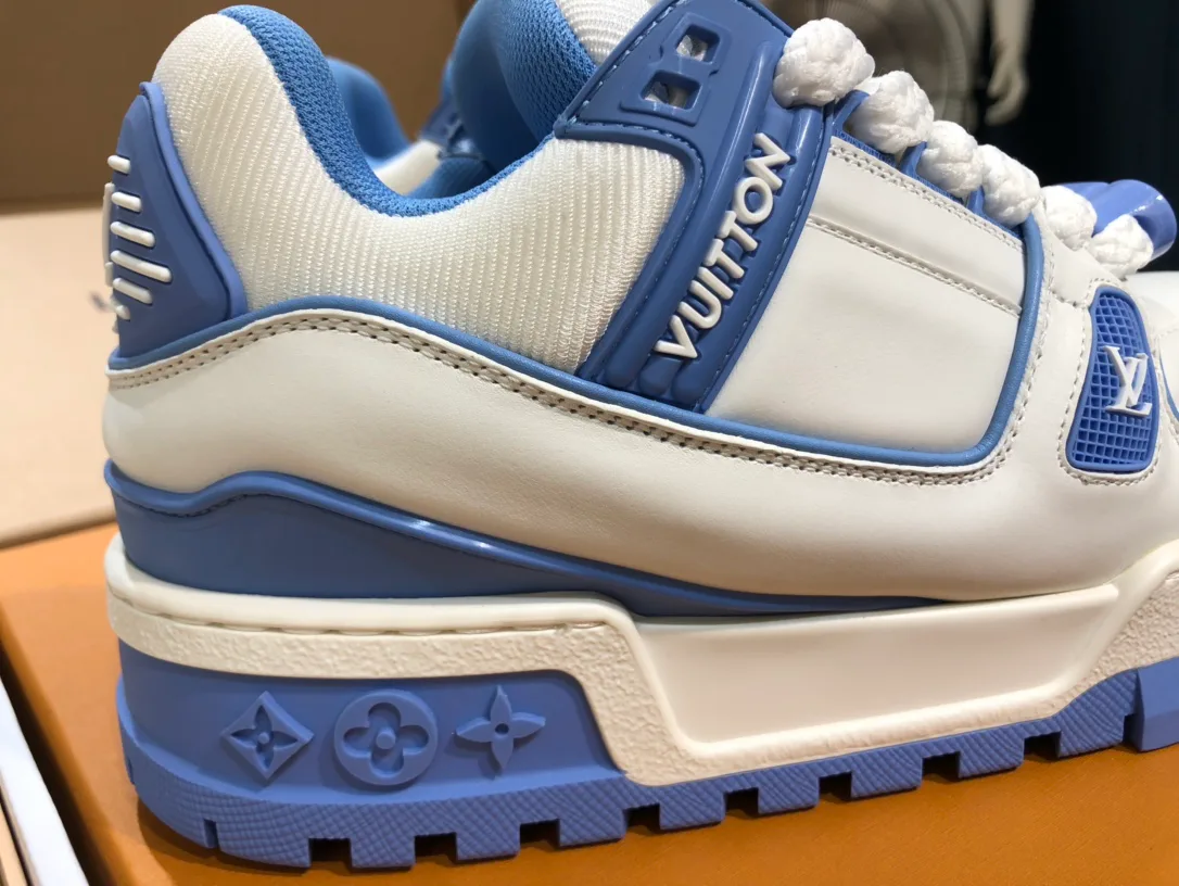 Кроссовки Женские Louis Vuitton 11073671