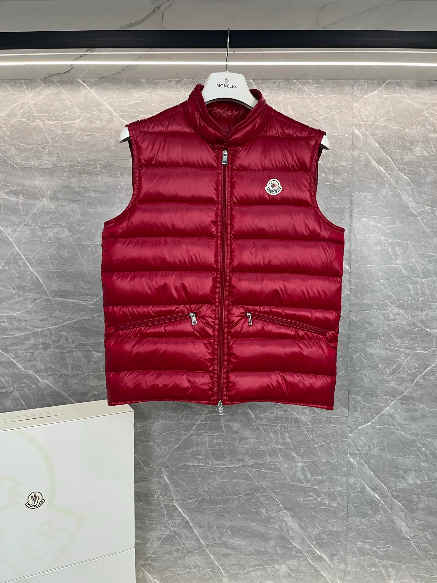 Жилеты Женские Moncler 18199681
