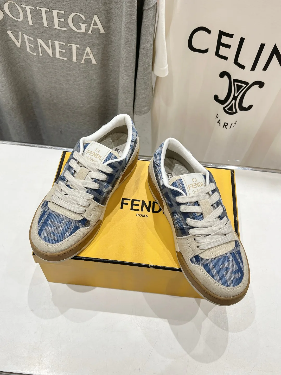 Кроссовки Женские Fendi 17908445