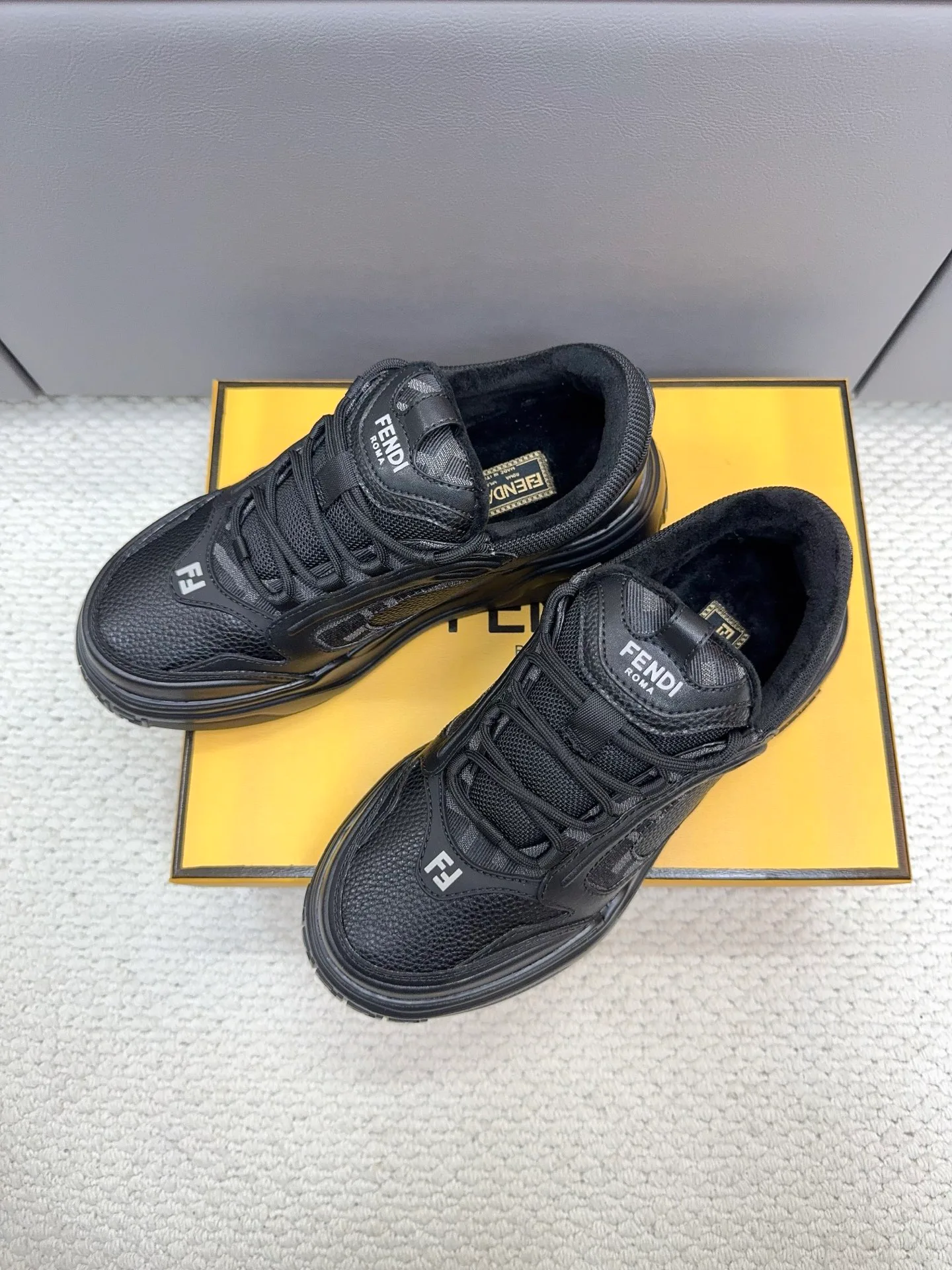 Кроссовки Мужские Fendi 354130