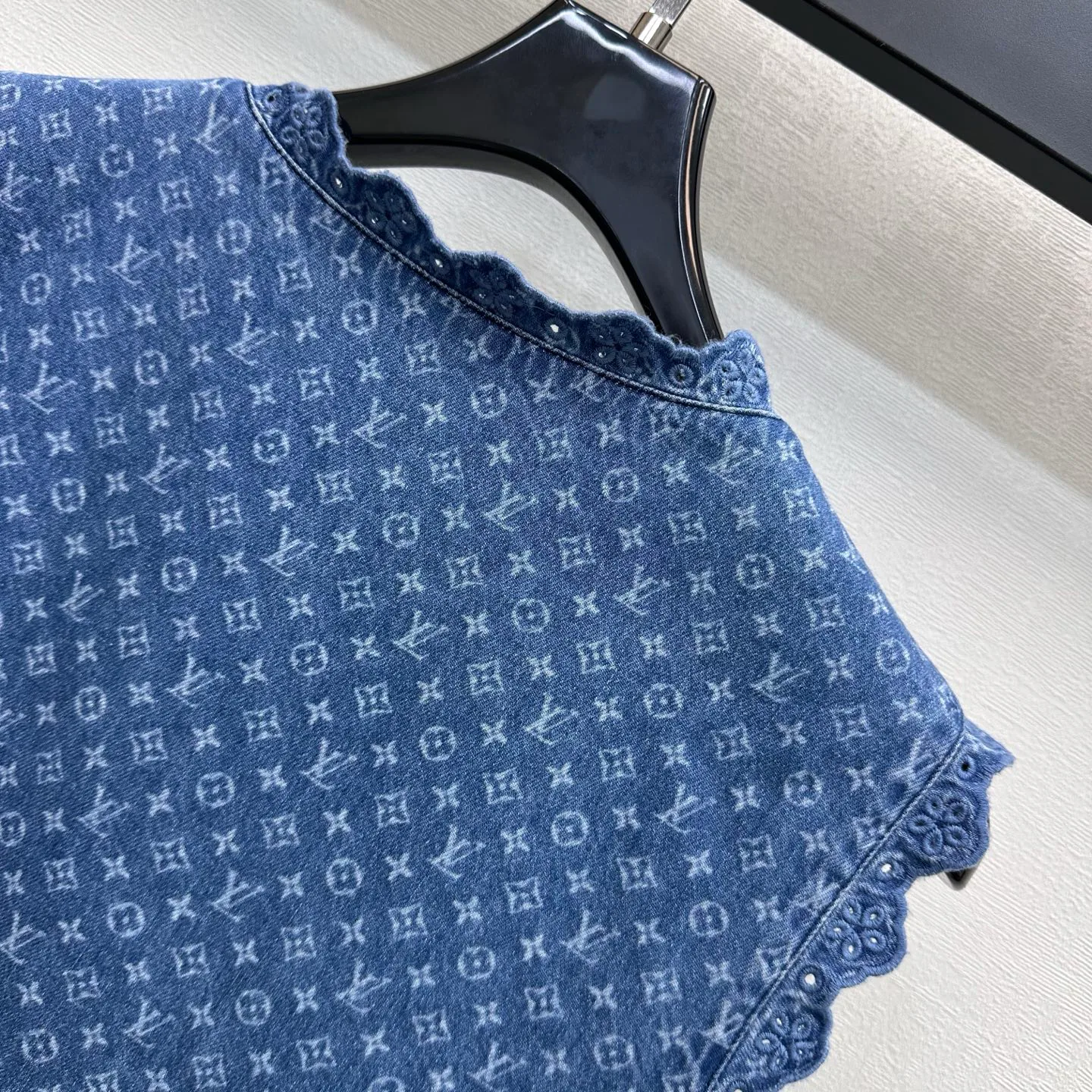 Жилеты Женские Louis Vuitton 17392648