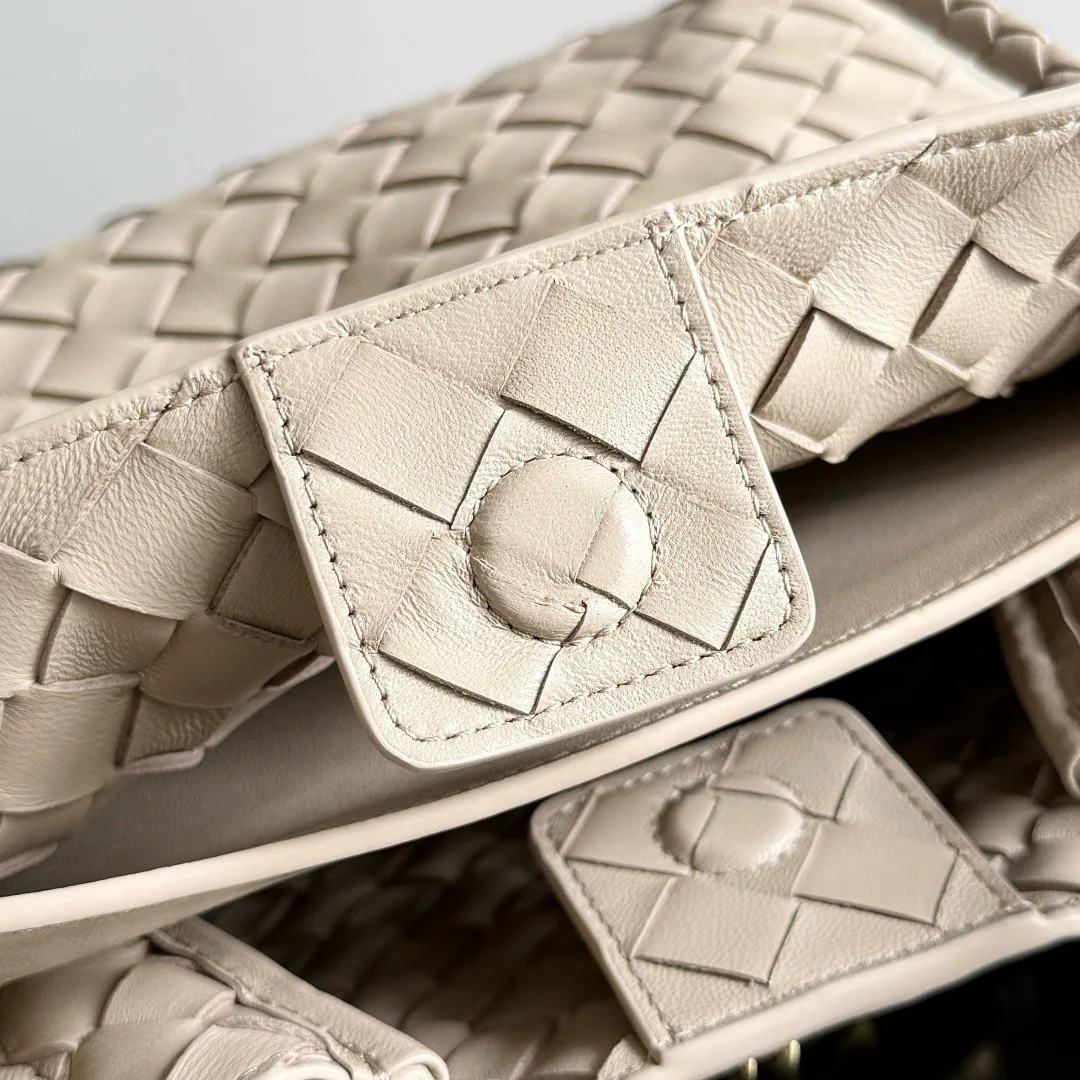 Классические Сумки Женские Bottega Veneta 17792039