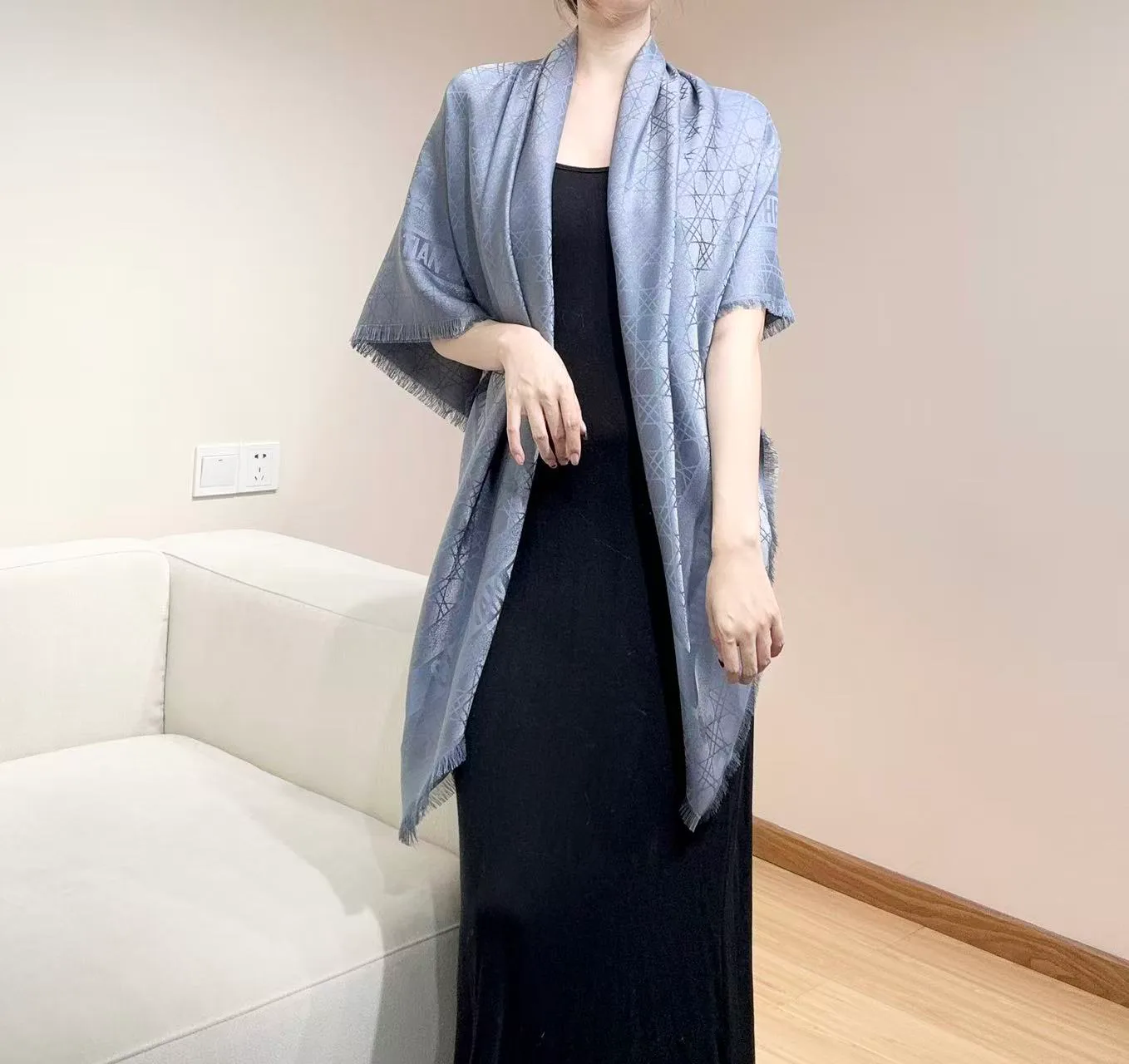 Шарфы Christian Dior 18374342