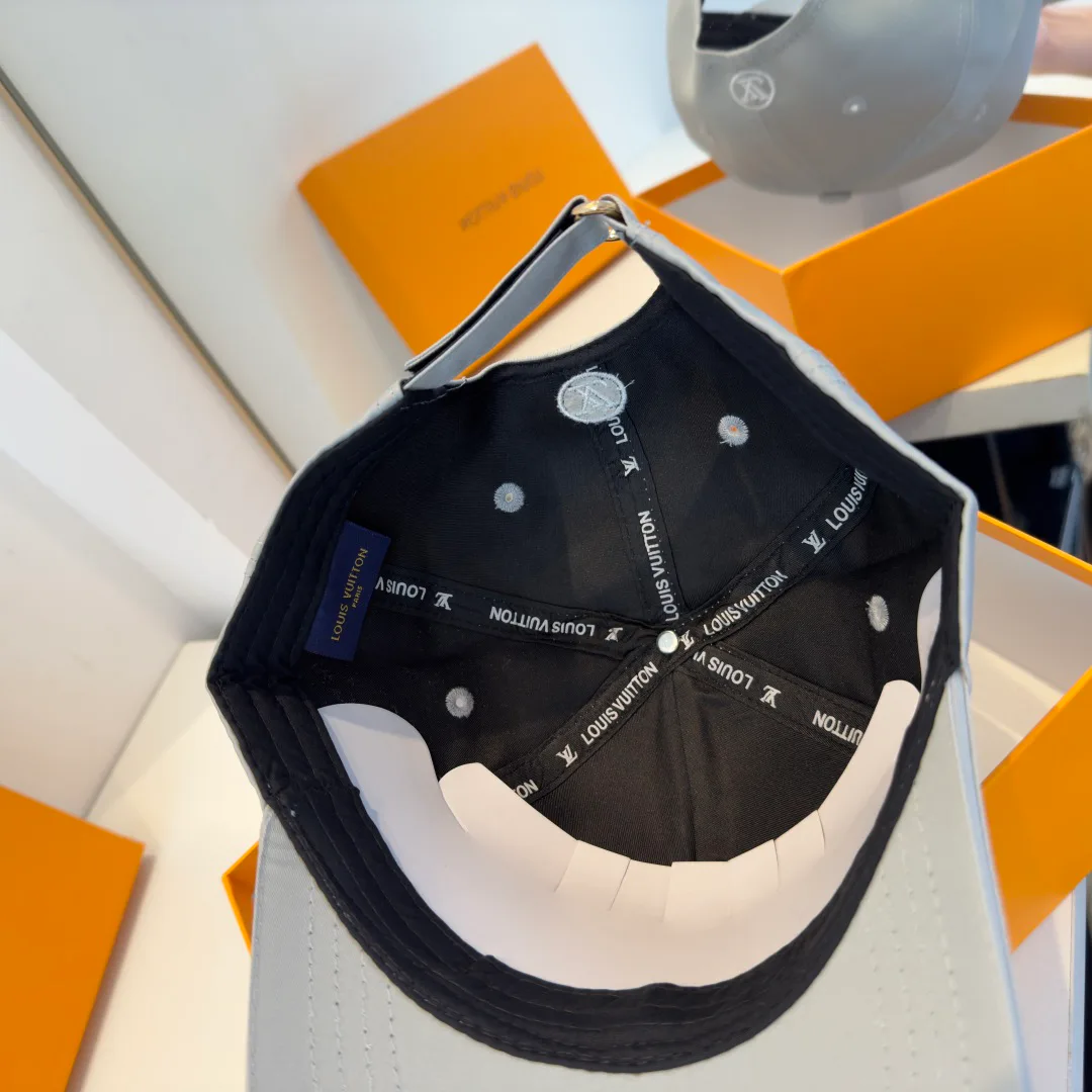 Головные Уборы Louis Vuitton 11416640