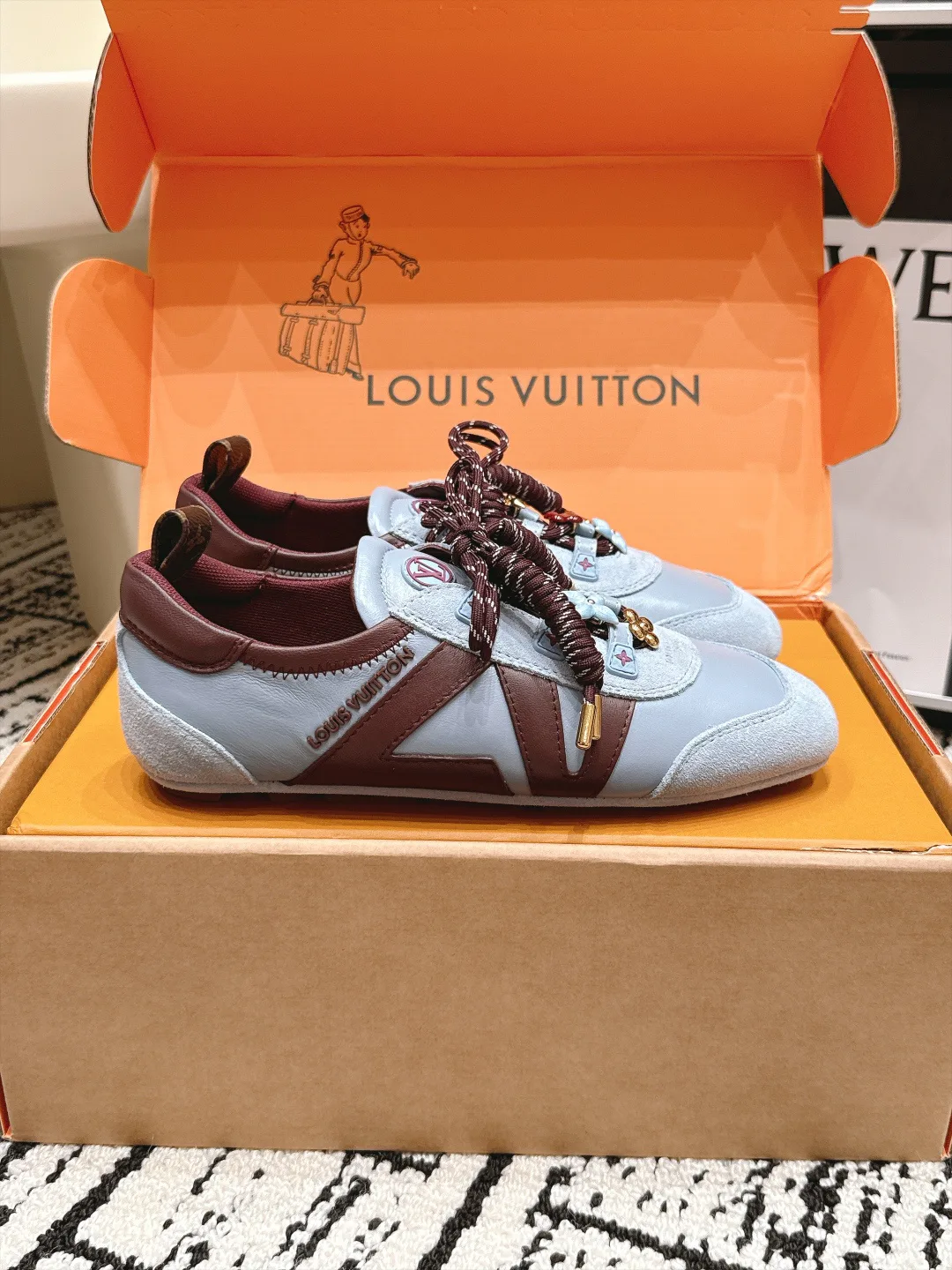 Кроссовки Женские Louis Vuitton 17978321